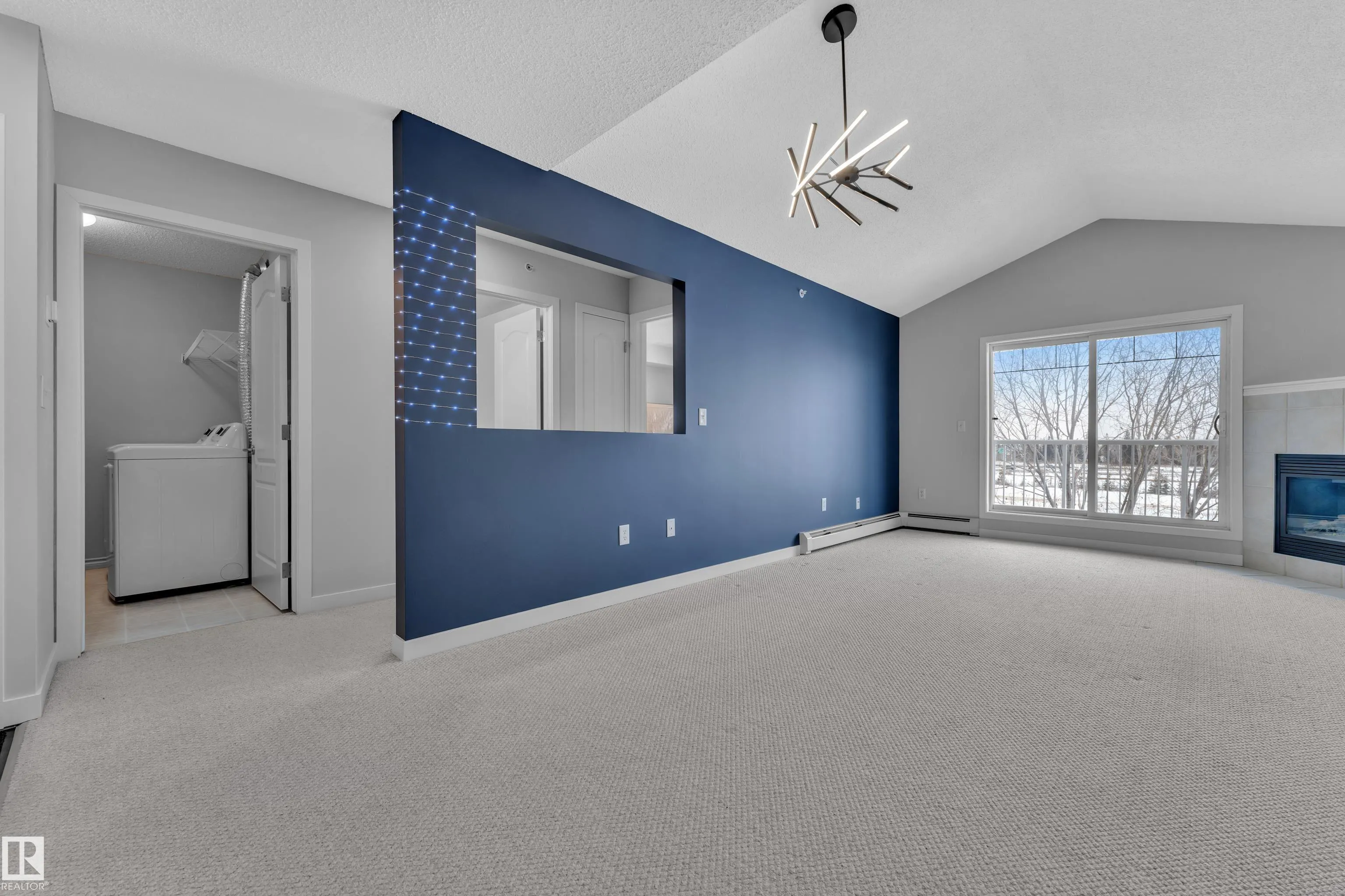 905 BLACKLOCK Way