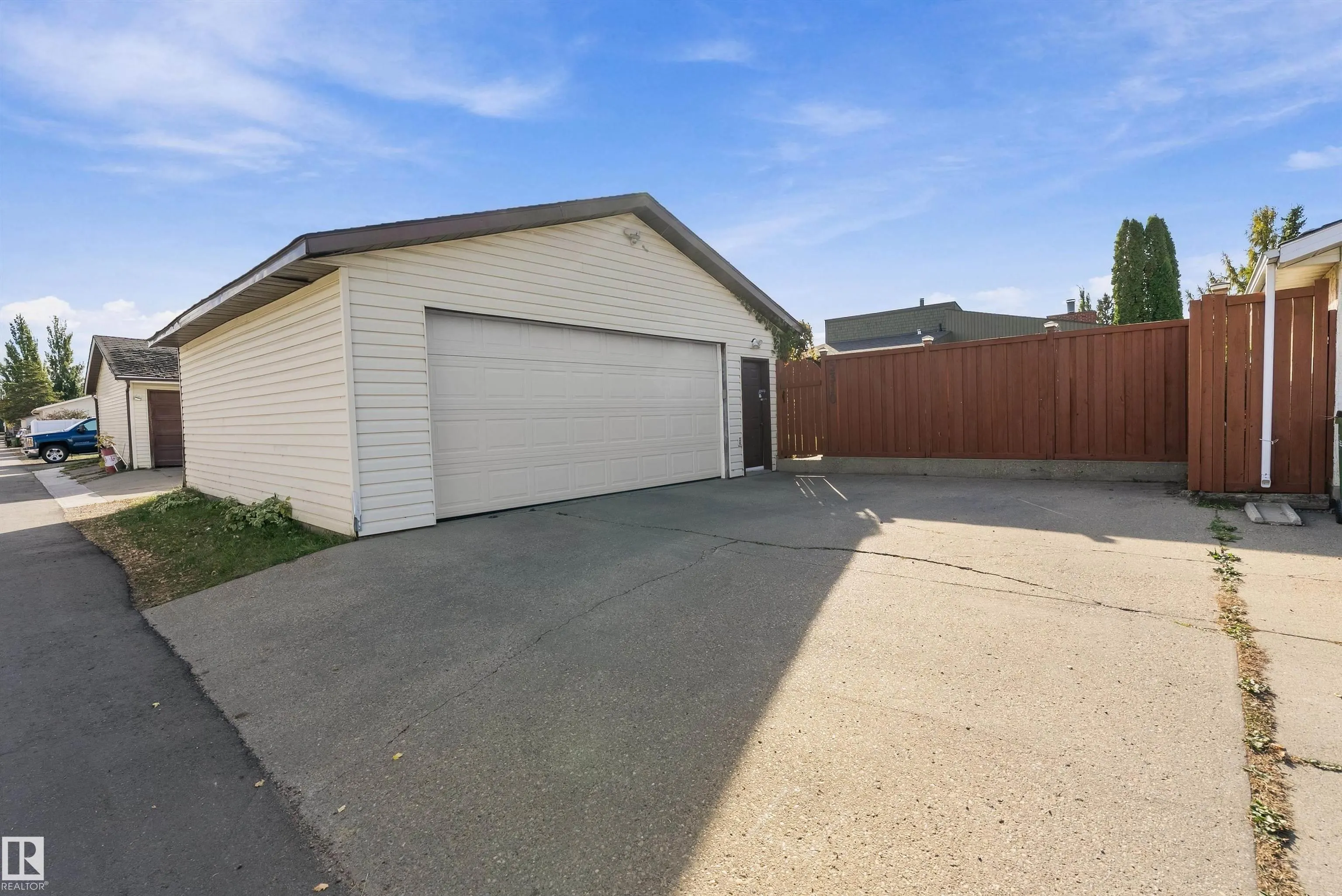 5310 18A Avenue