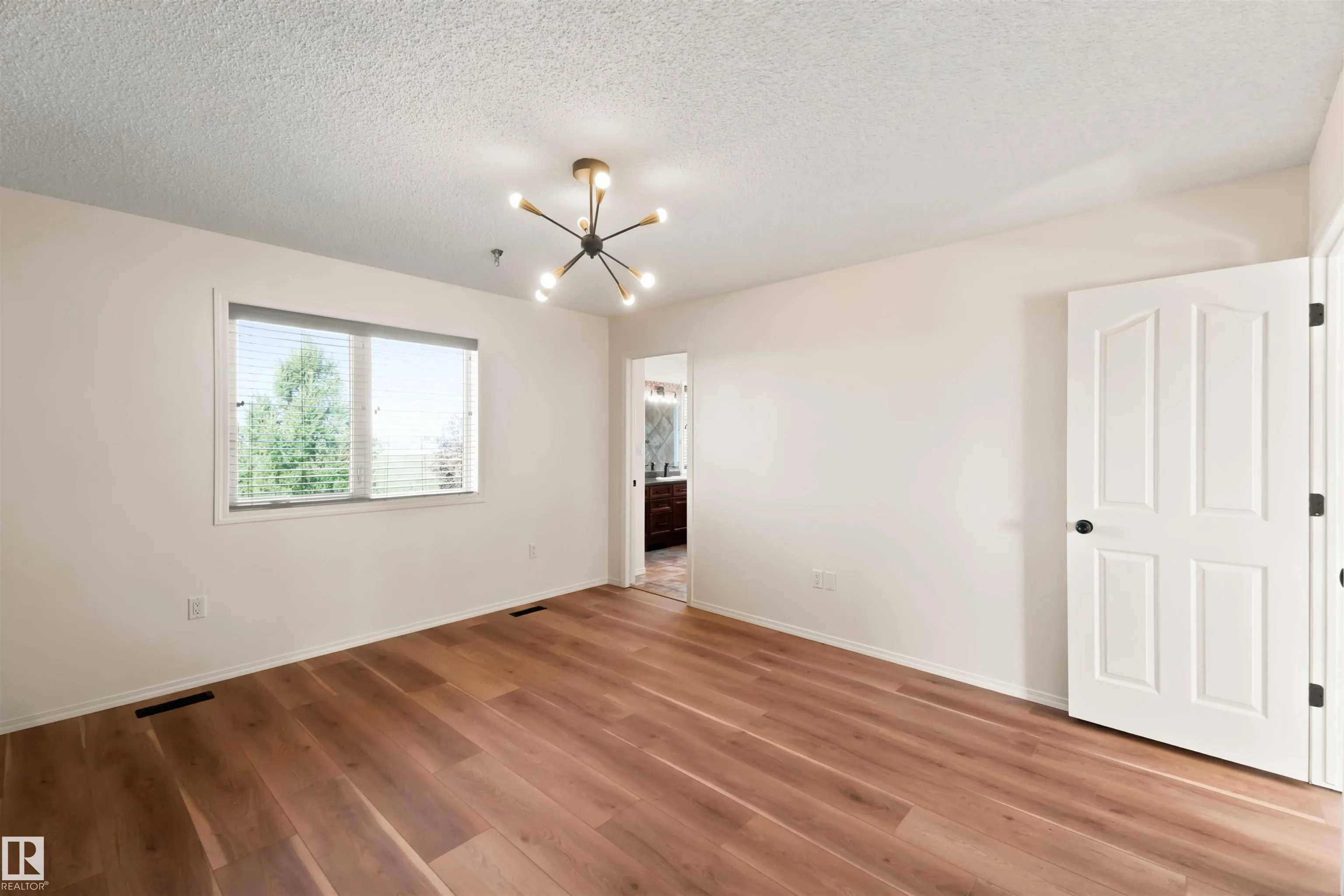 34 NORRIS Crescent