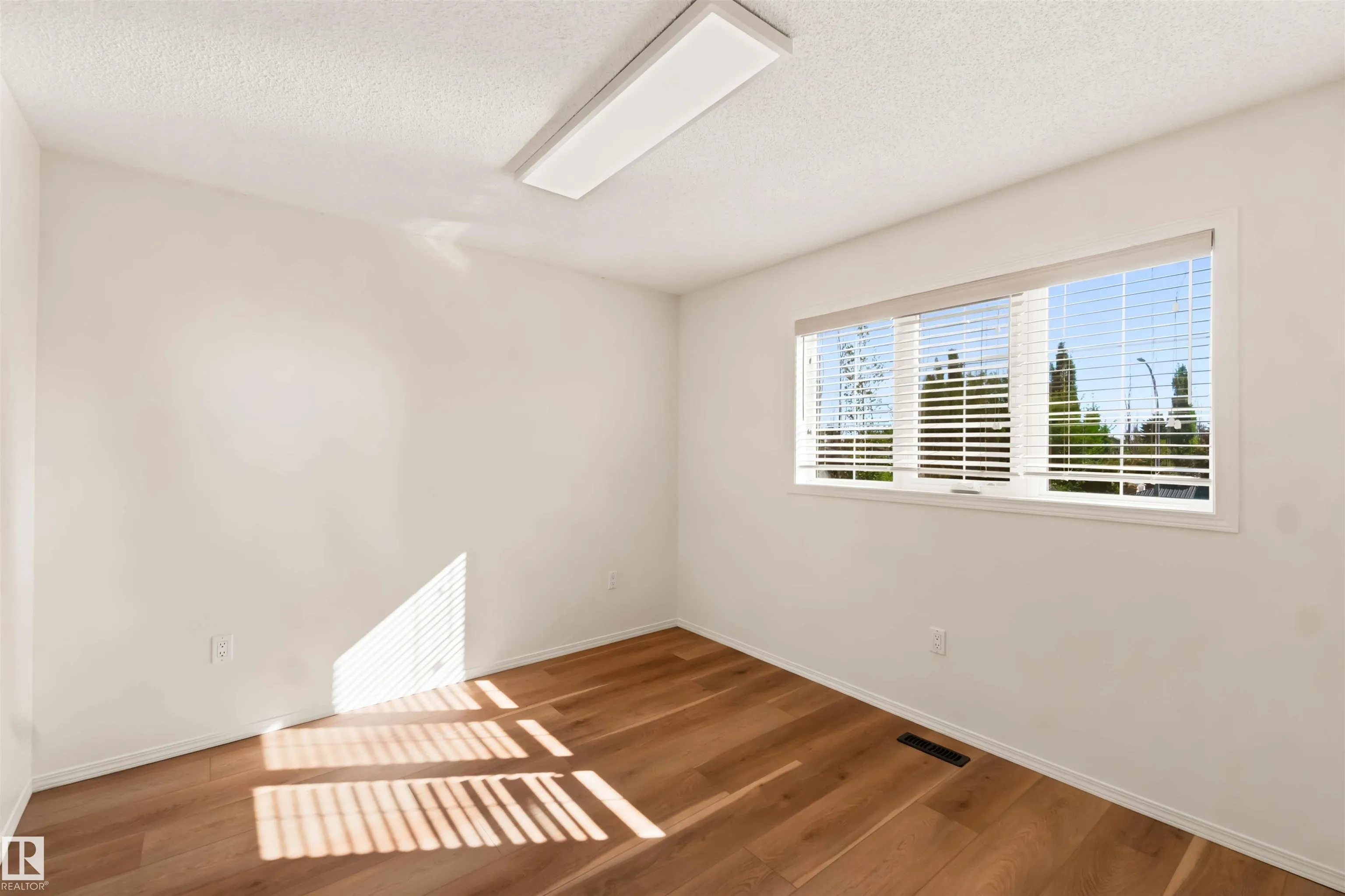 34 NORRIS Crescent