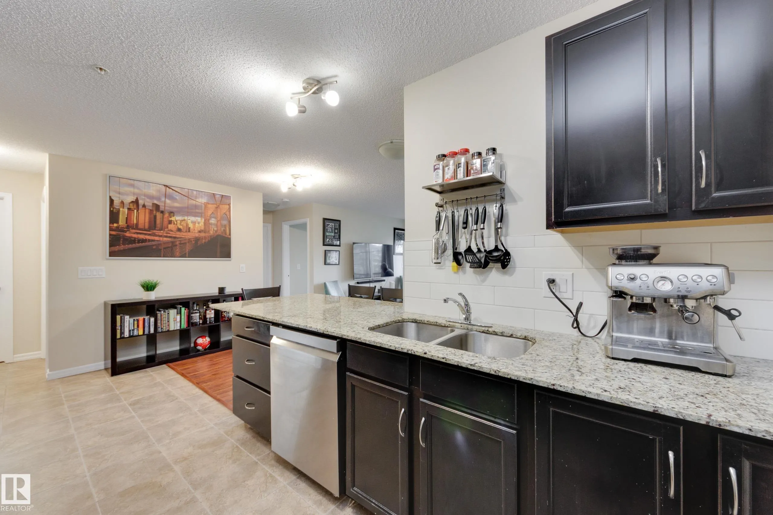 271 CHARLOTTE Way
