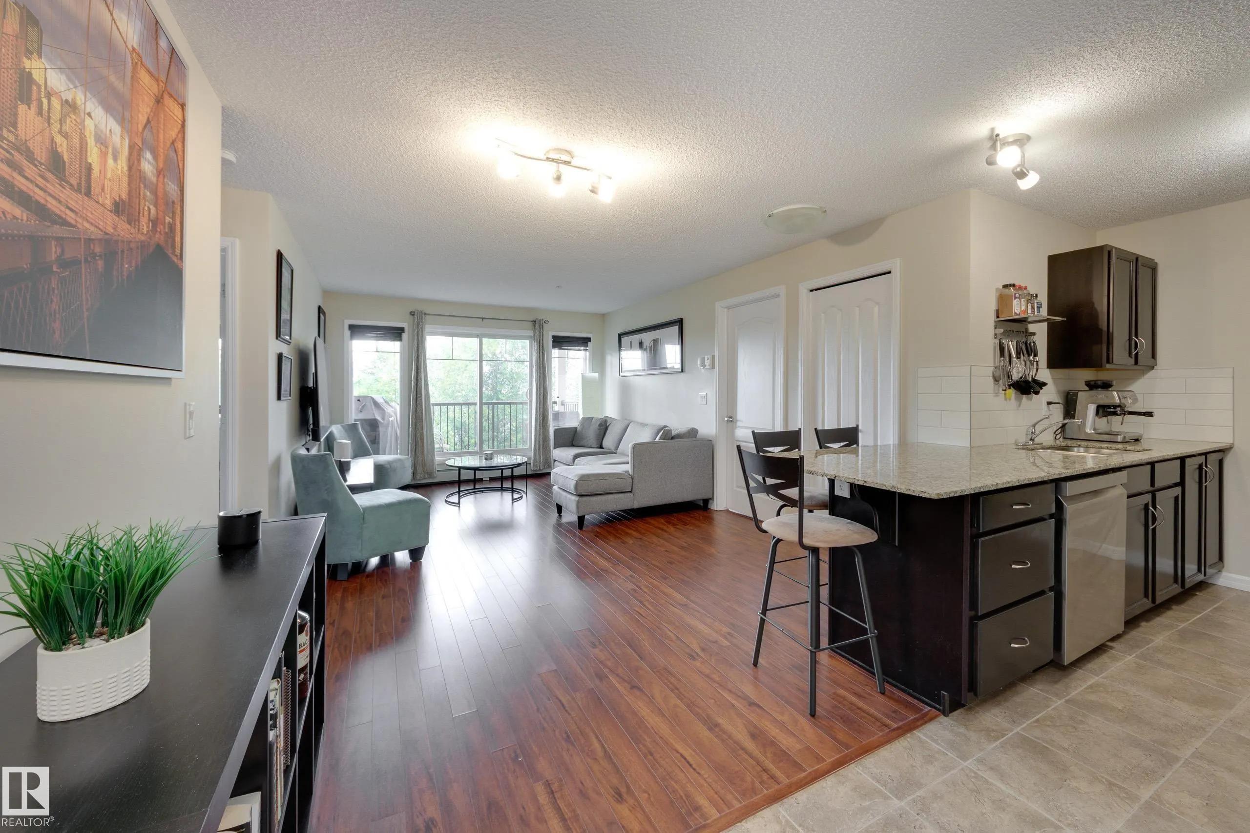 271 CHARLOTTE Way