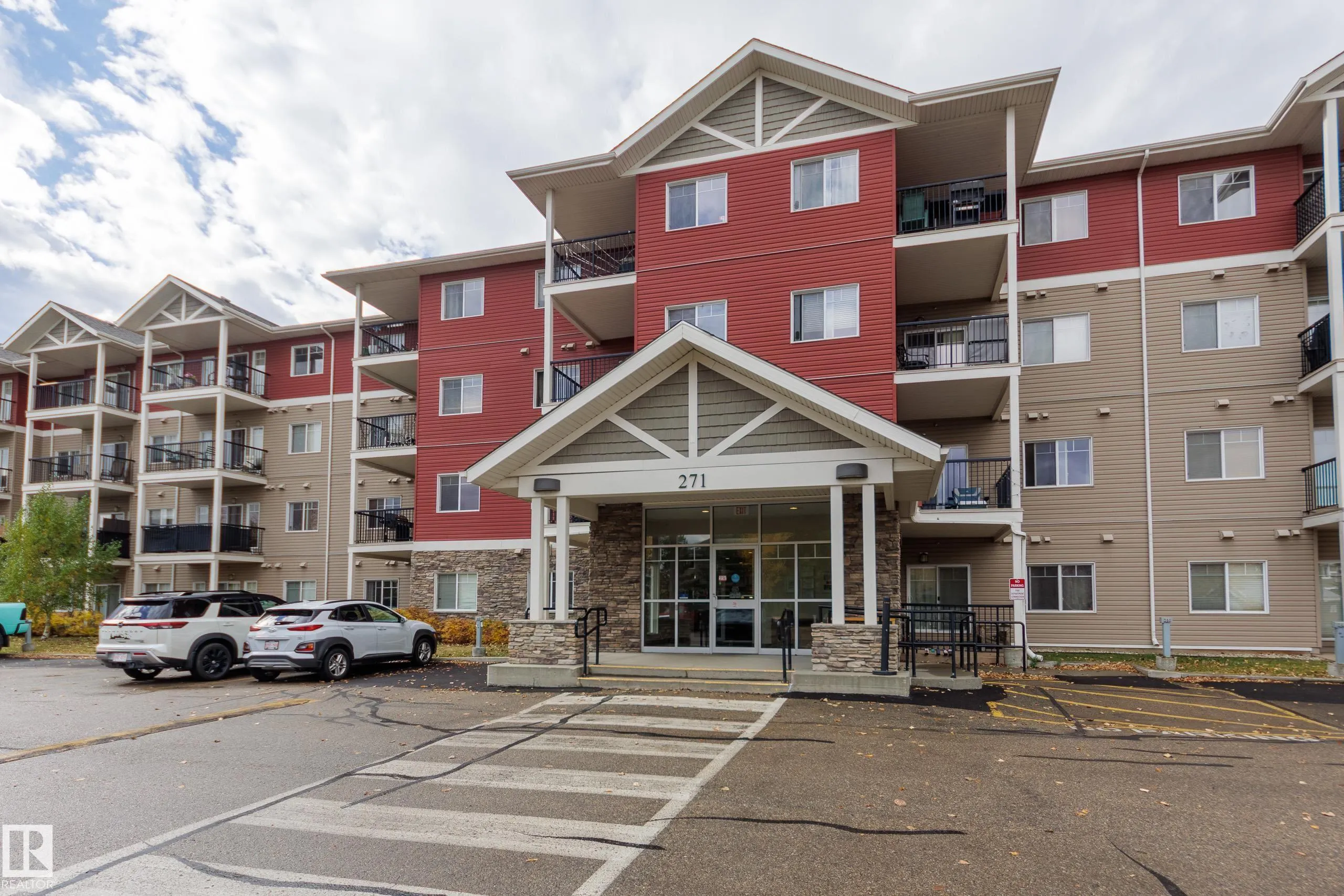 271 CHARLOTTE Way