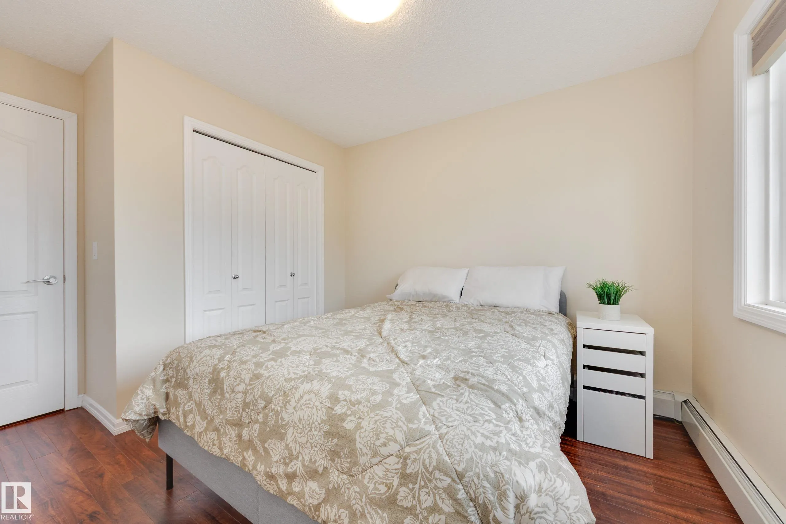 271 CHARLOTTE Way