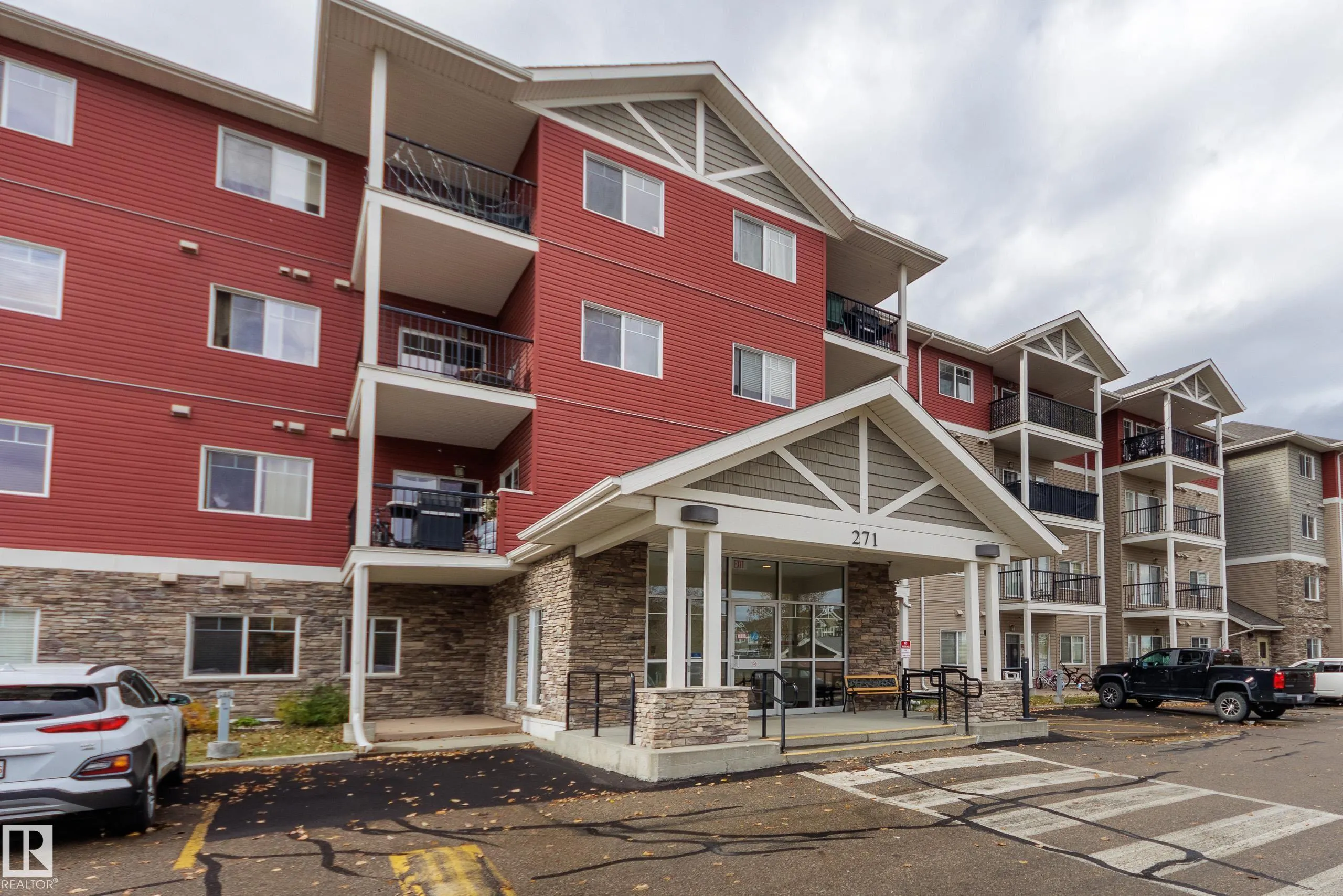 271 CHARLOTTE Way