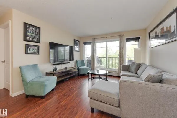 271 CHARLOTTE Way