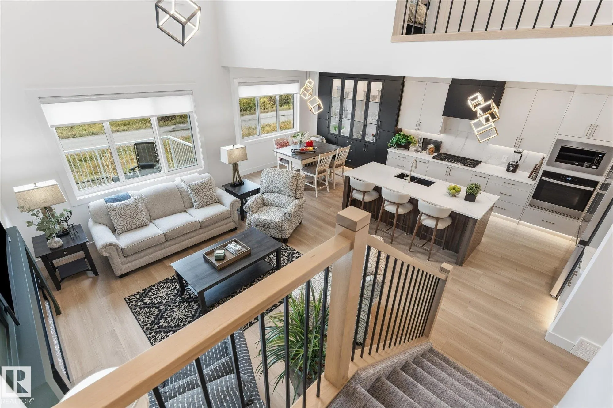 125 STARLING Way