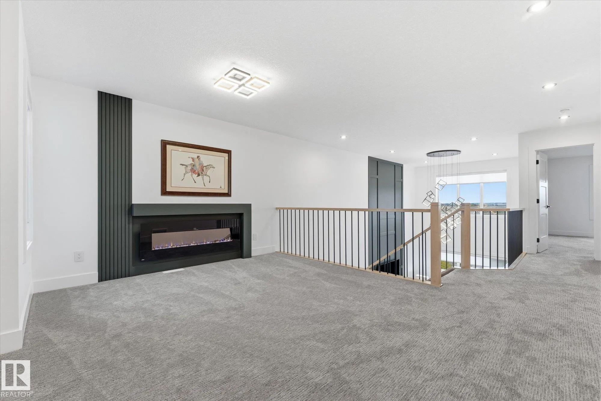 125 STARLING Way