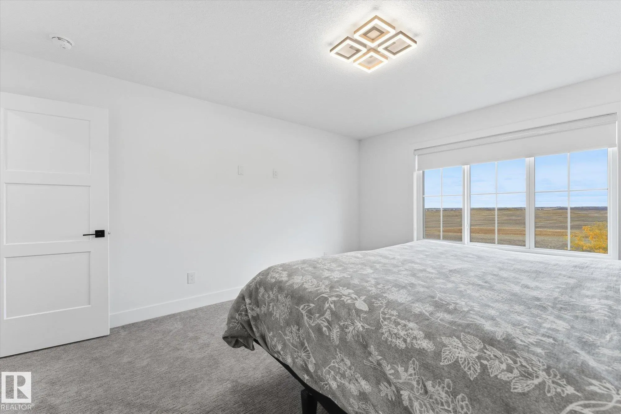 125 STARLING Way