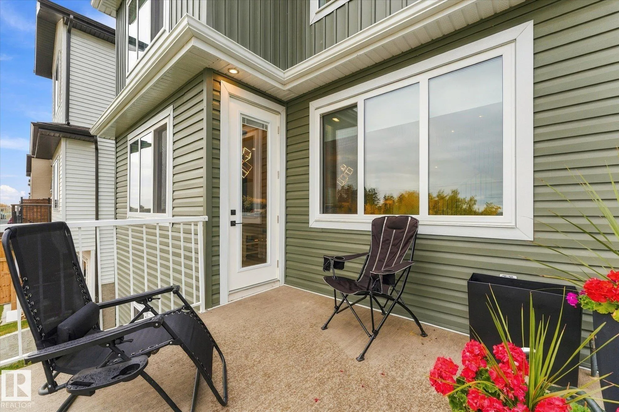 125 STARLING Way