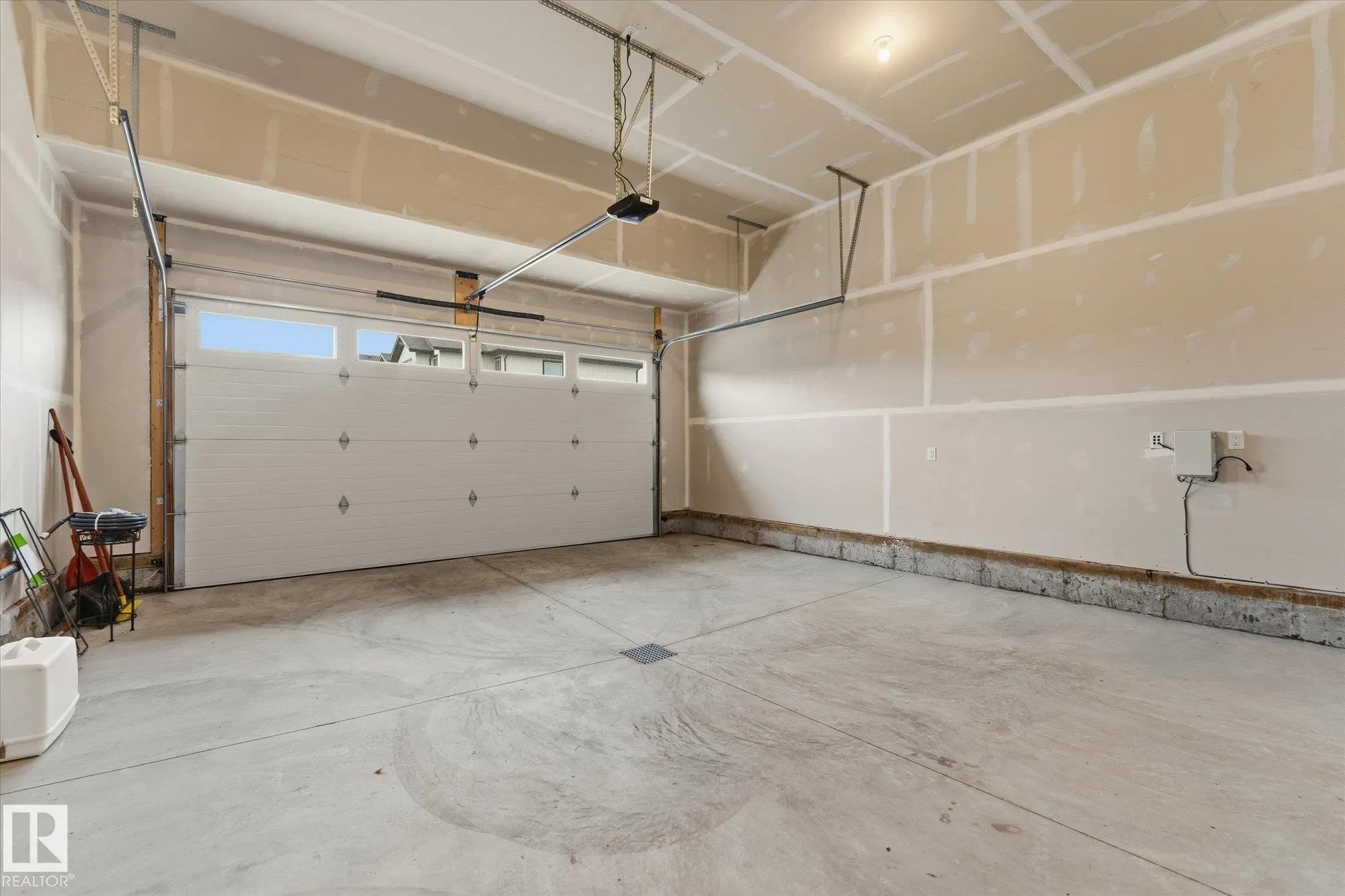 125 STARLING Way