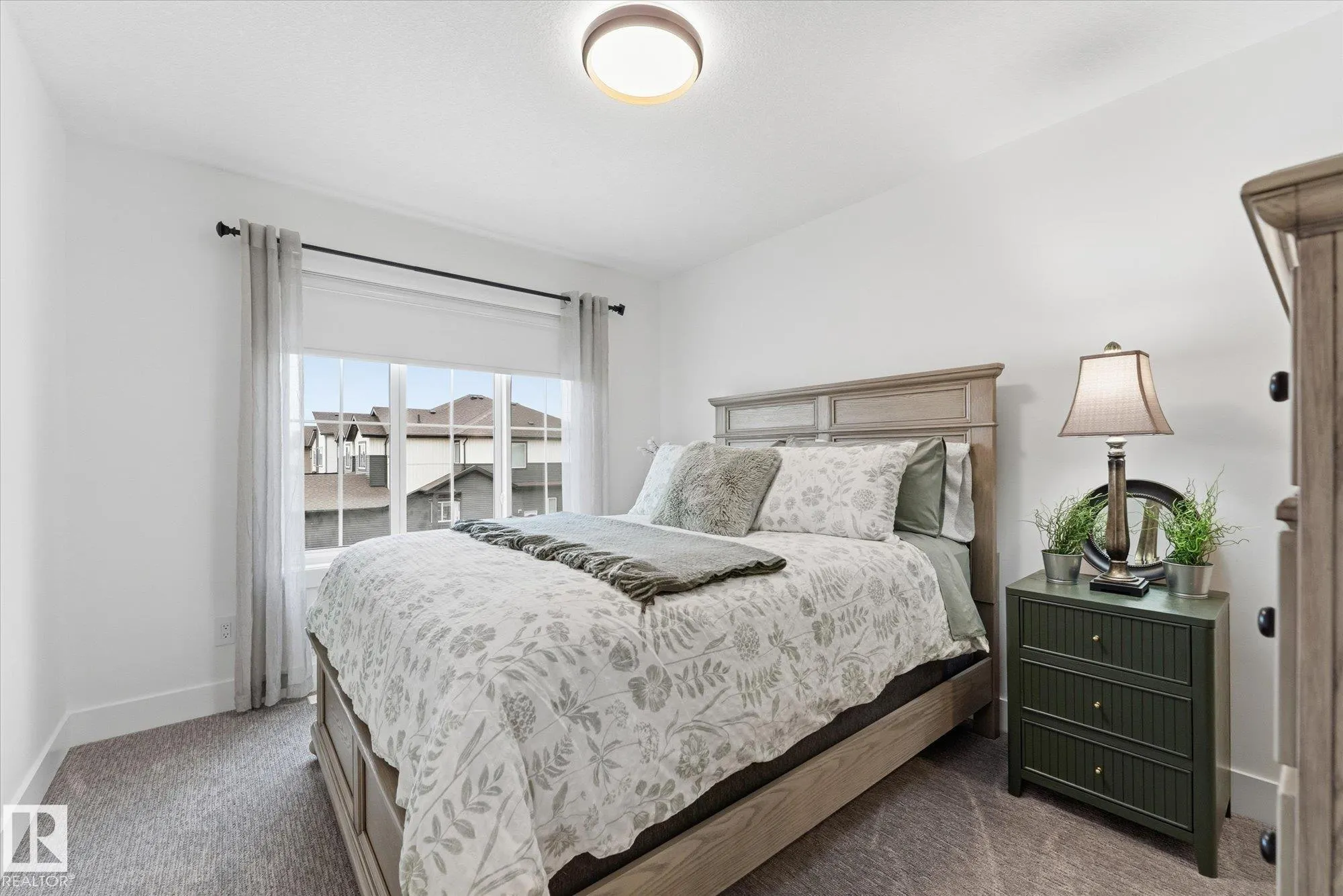 125 STARLING Way