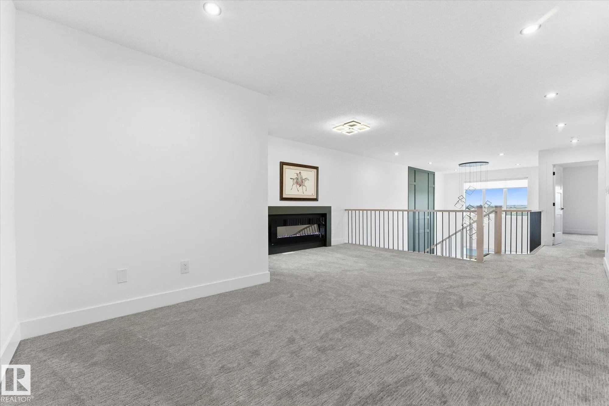 125 STARLING Way