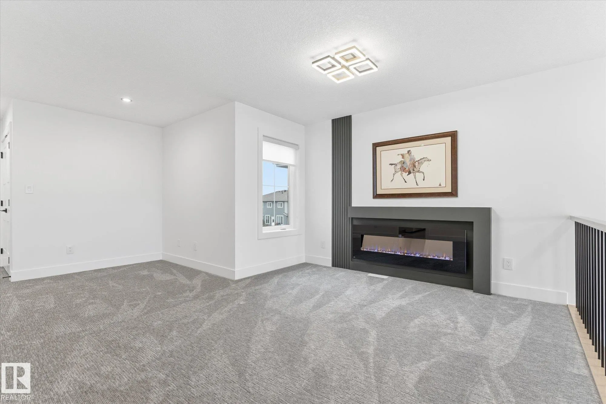 125 STARLING Way