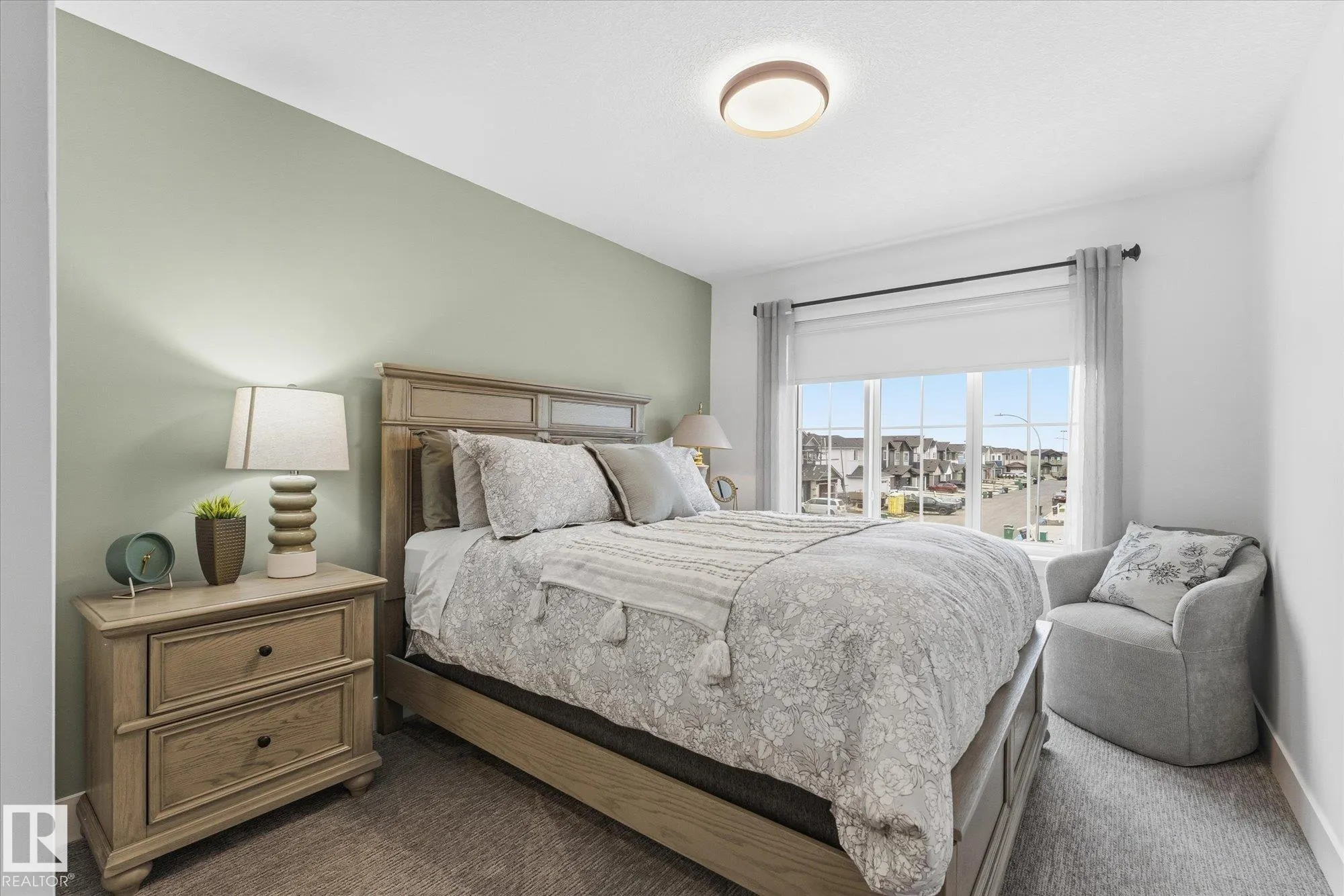 125 STARLING Way