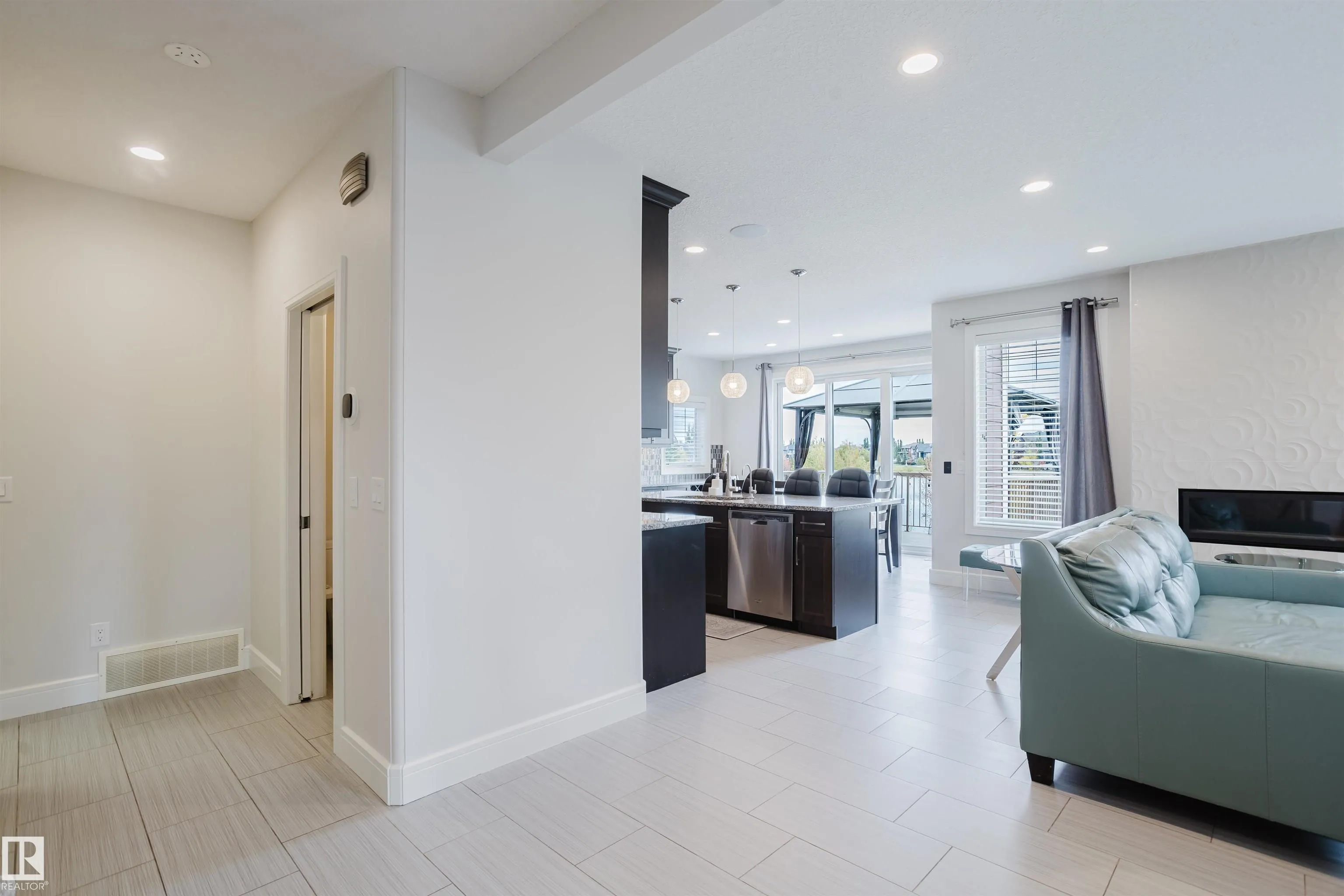 1 EASTVIEW ST