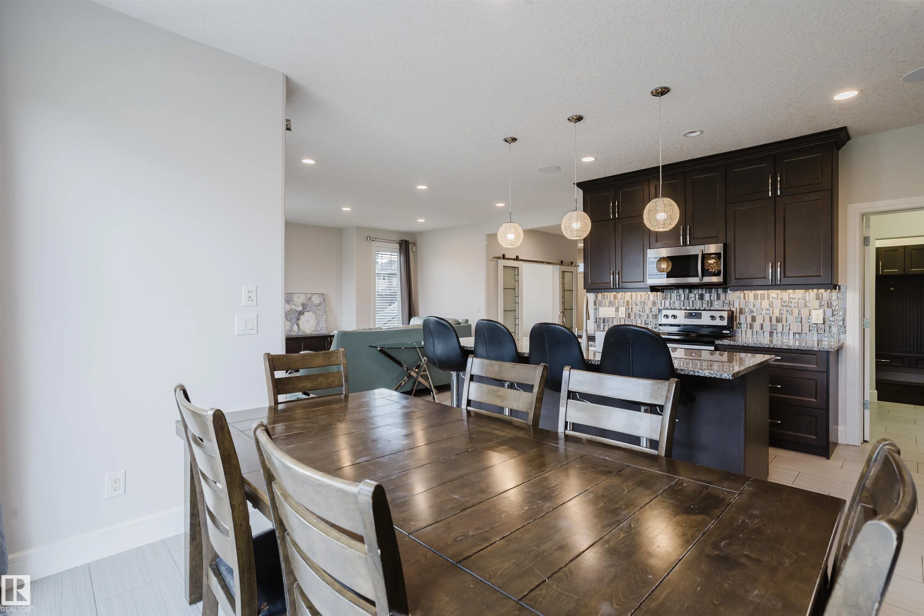 1 EASTVIEW ST