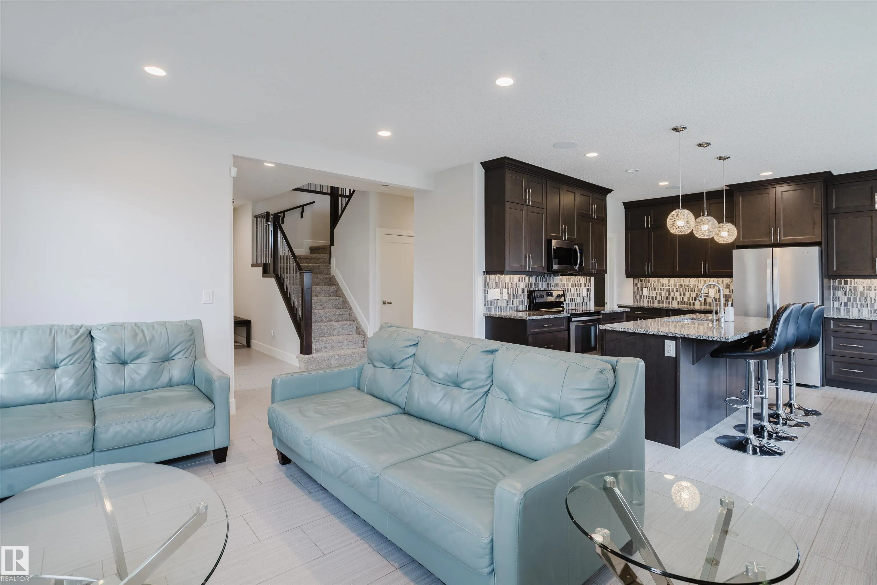 1 EASTVIEW ST