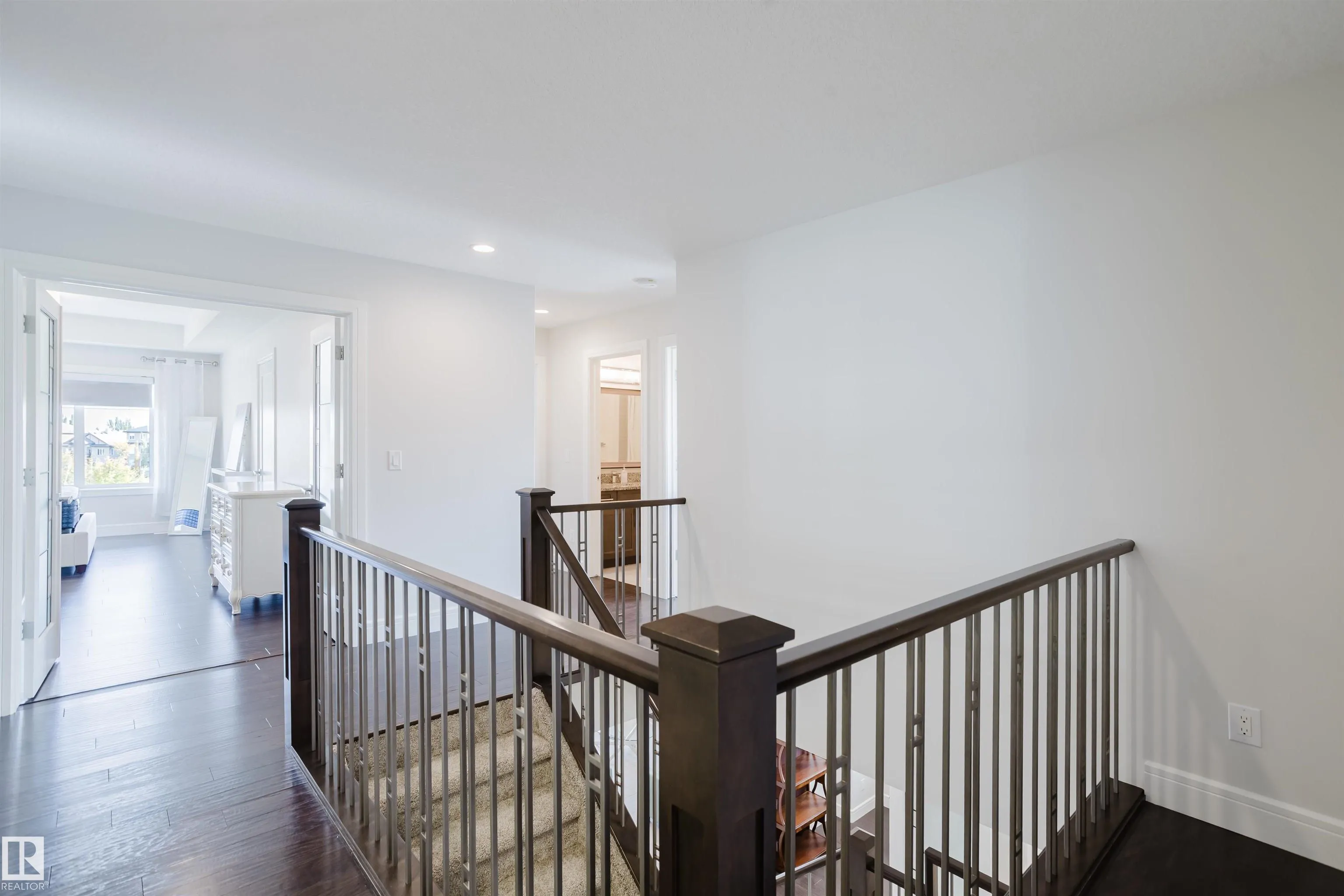 1 EASTVIEW ST