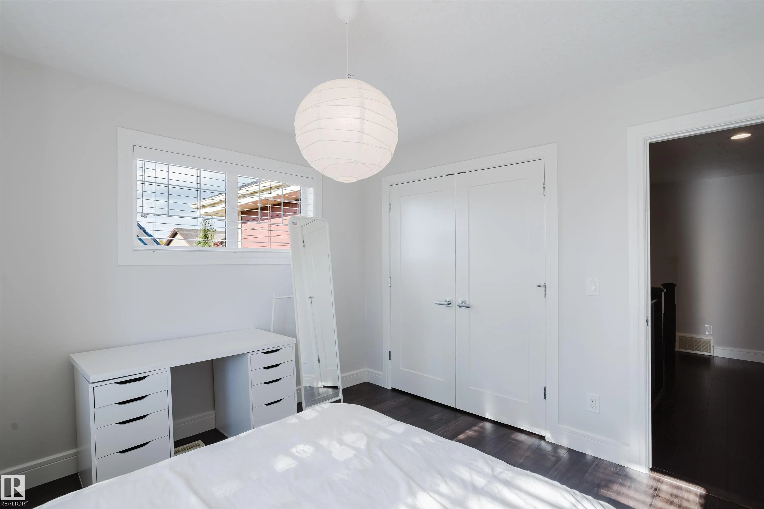 1 EASTVIEW ST