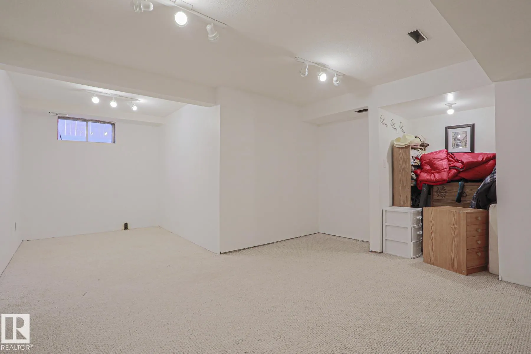 52 WESTLAKE Drive