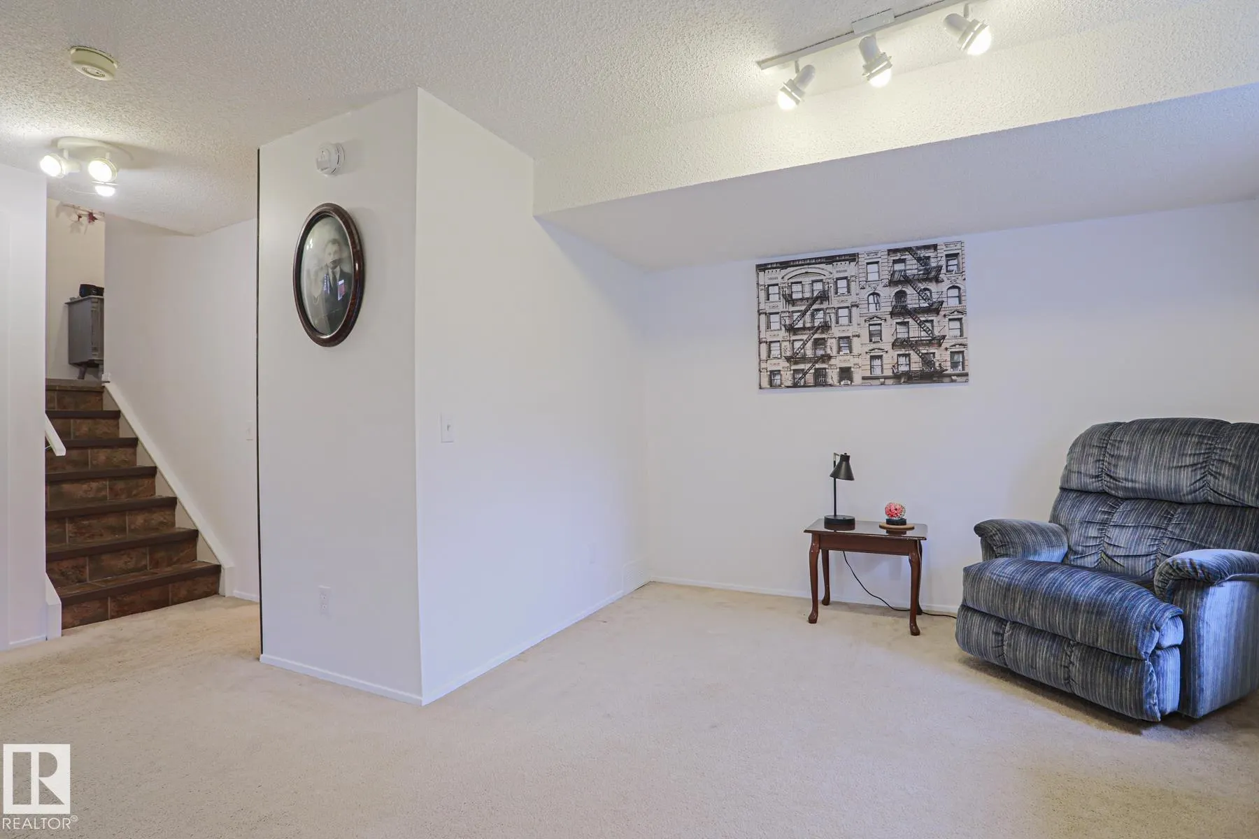 52 WESTLAKE Drive