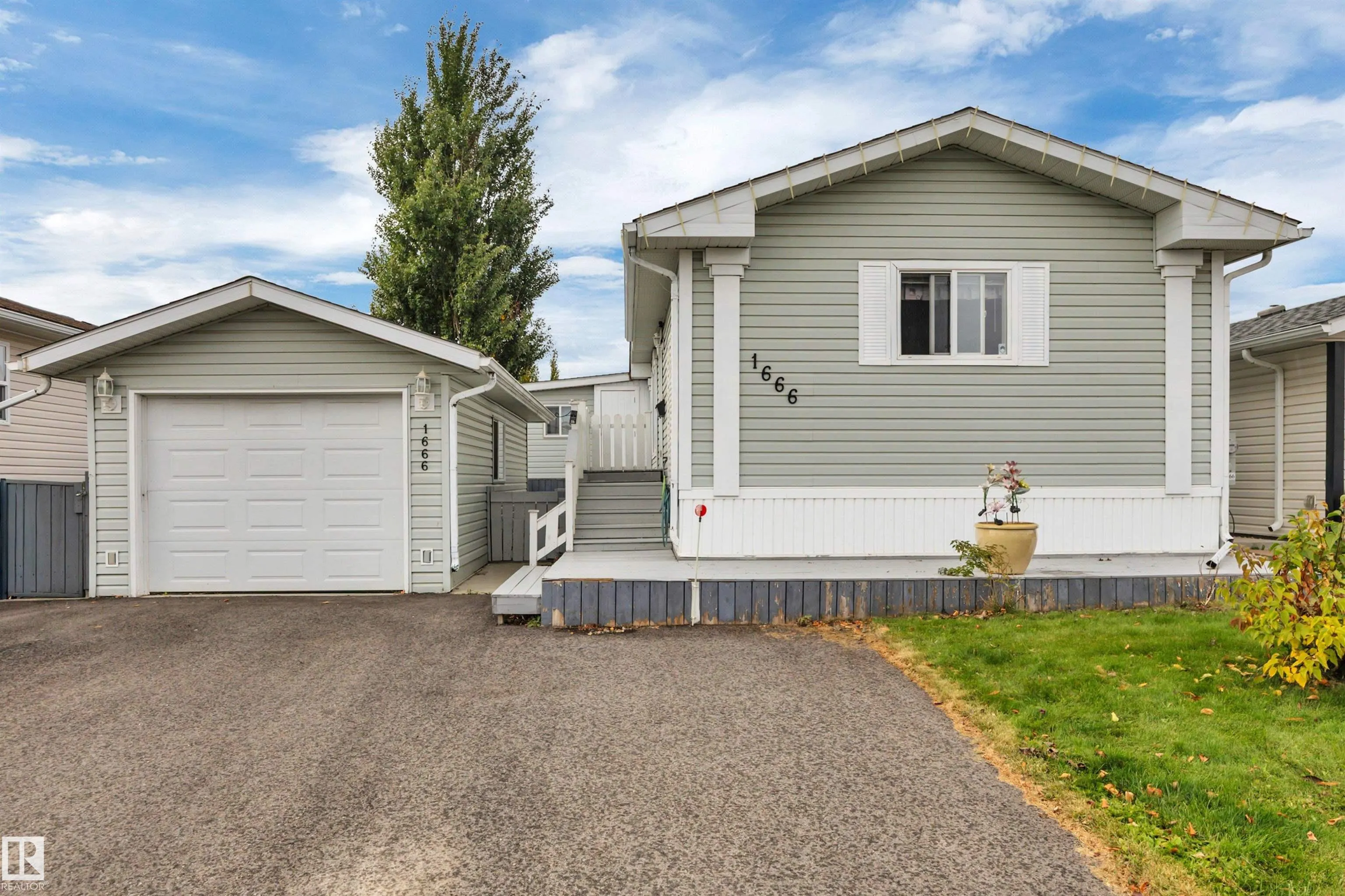 1666 Jubilee Crescent
