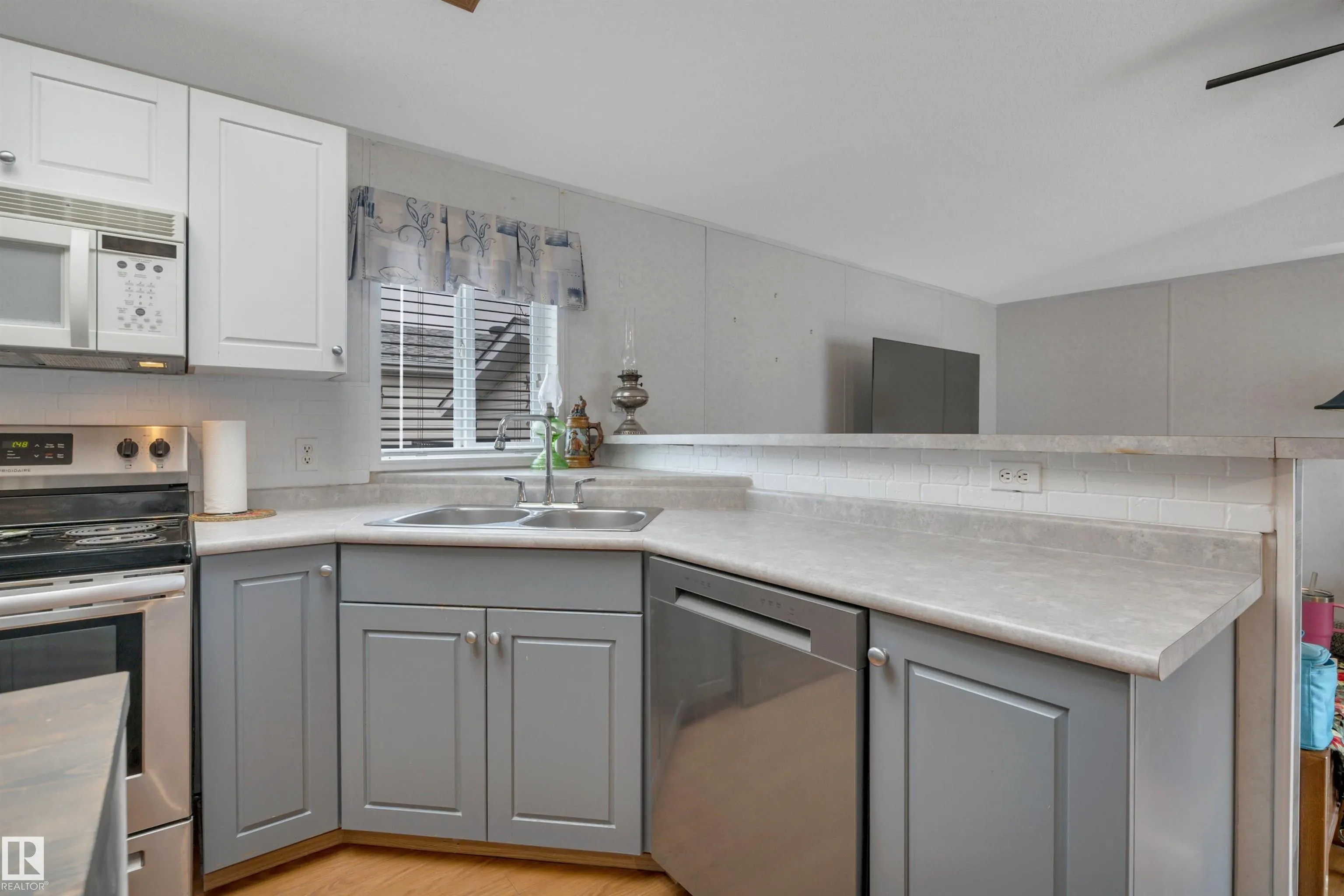 1666 Jubilee Crescent