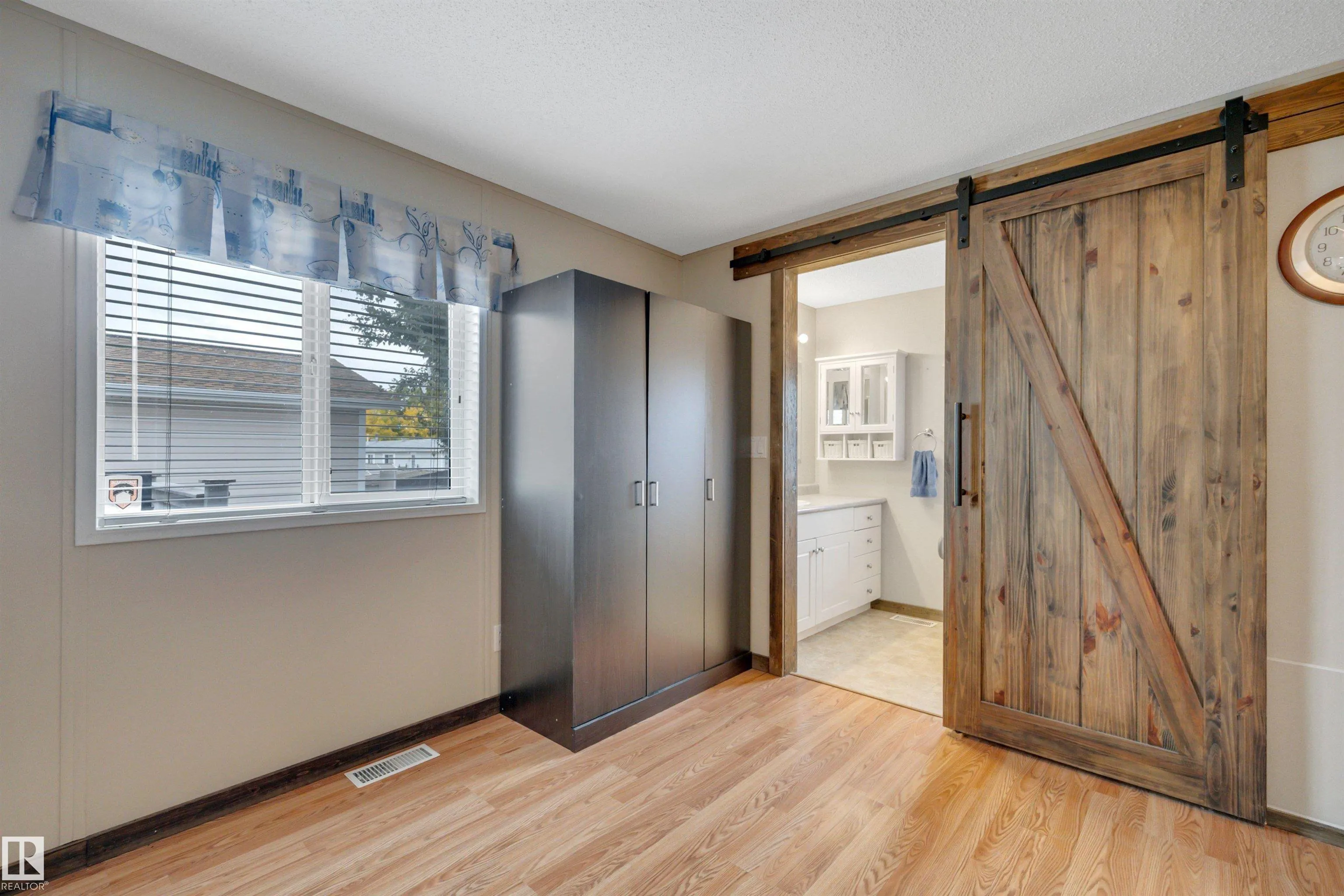 1666 Jubilee Crescent