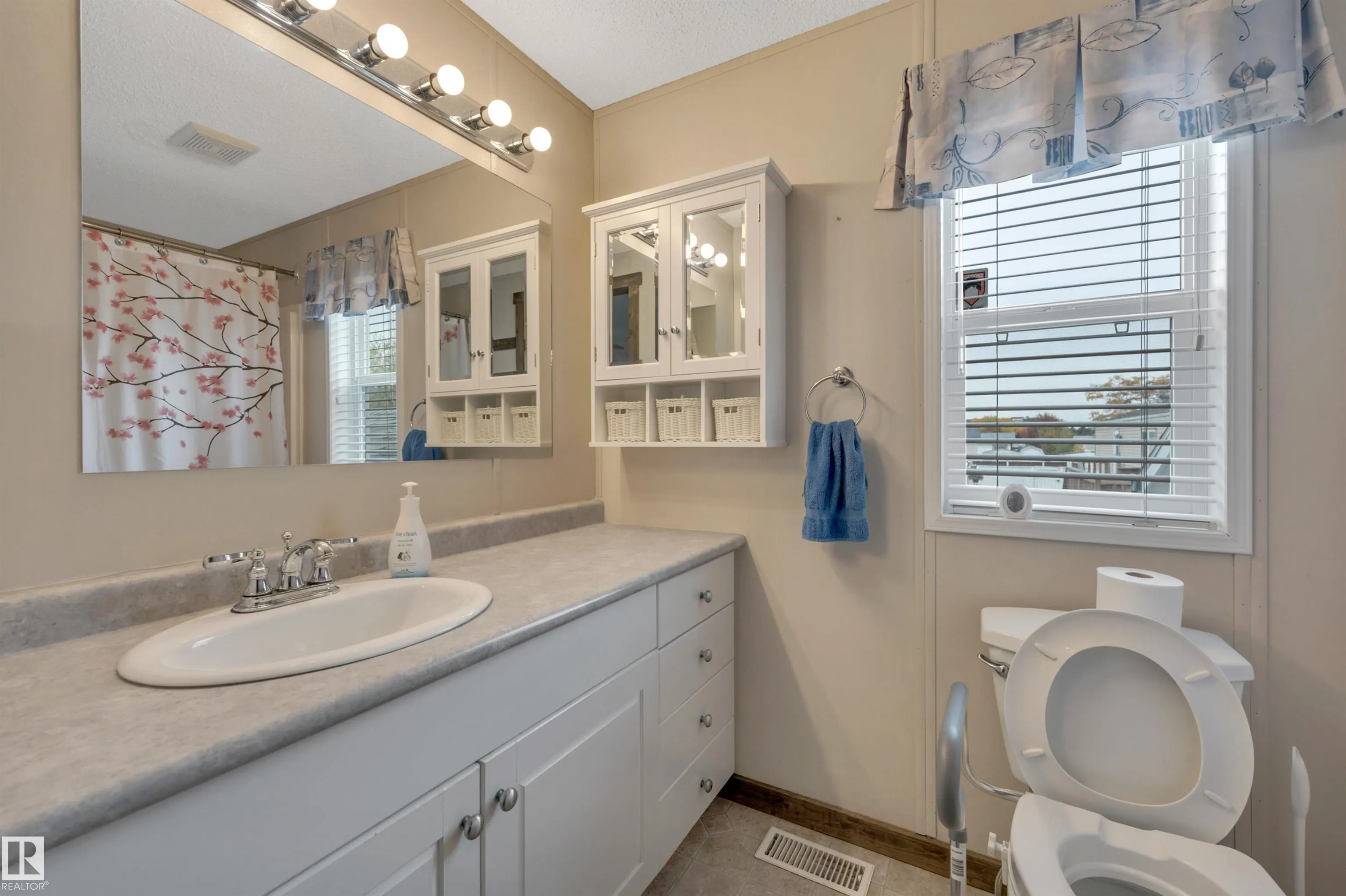 1666 Jubilee Crescent