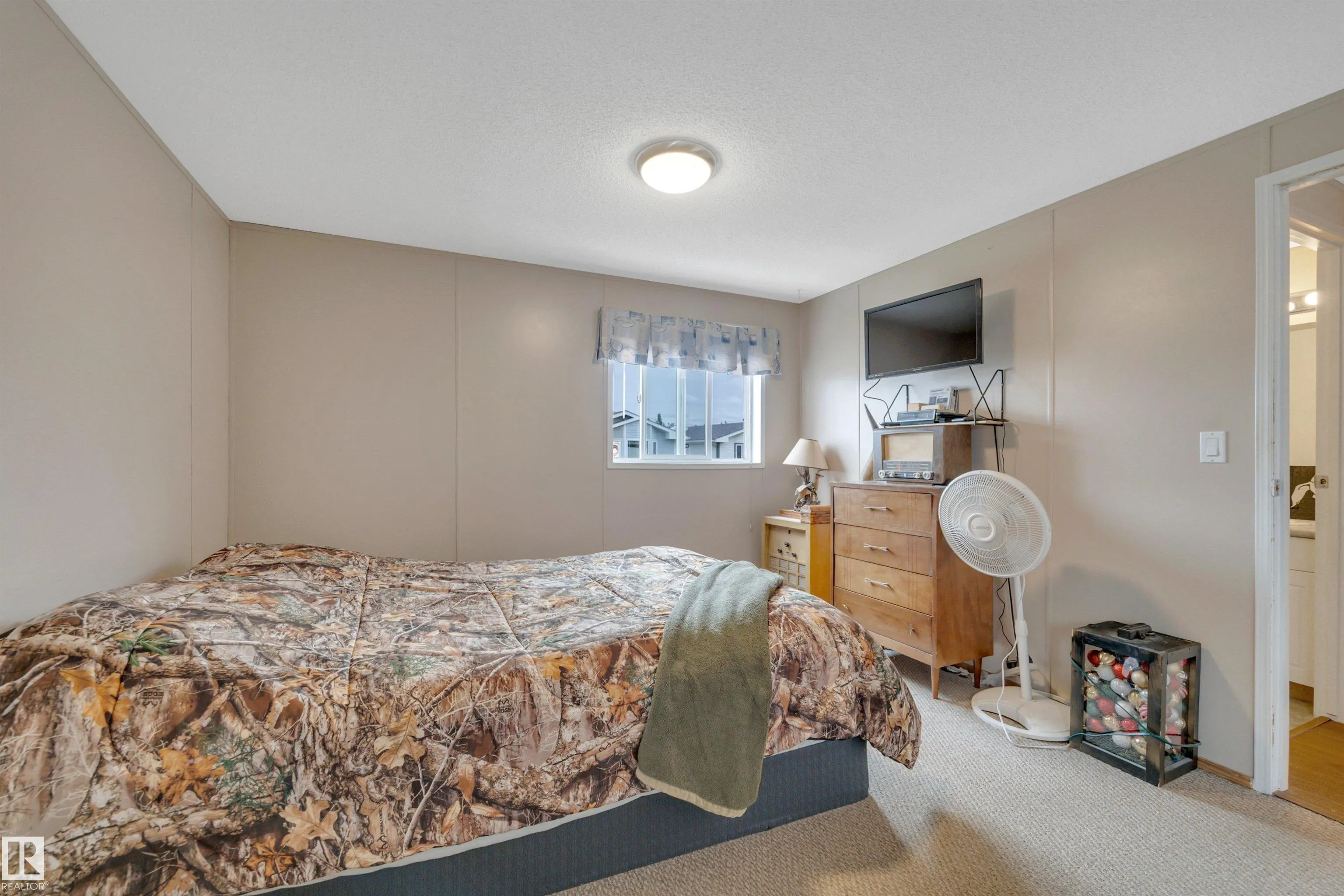 1666 Jubilee Crescent