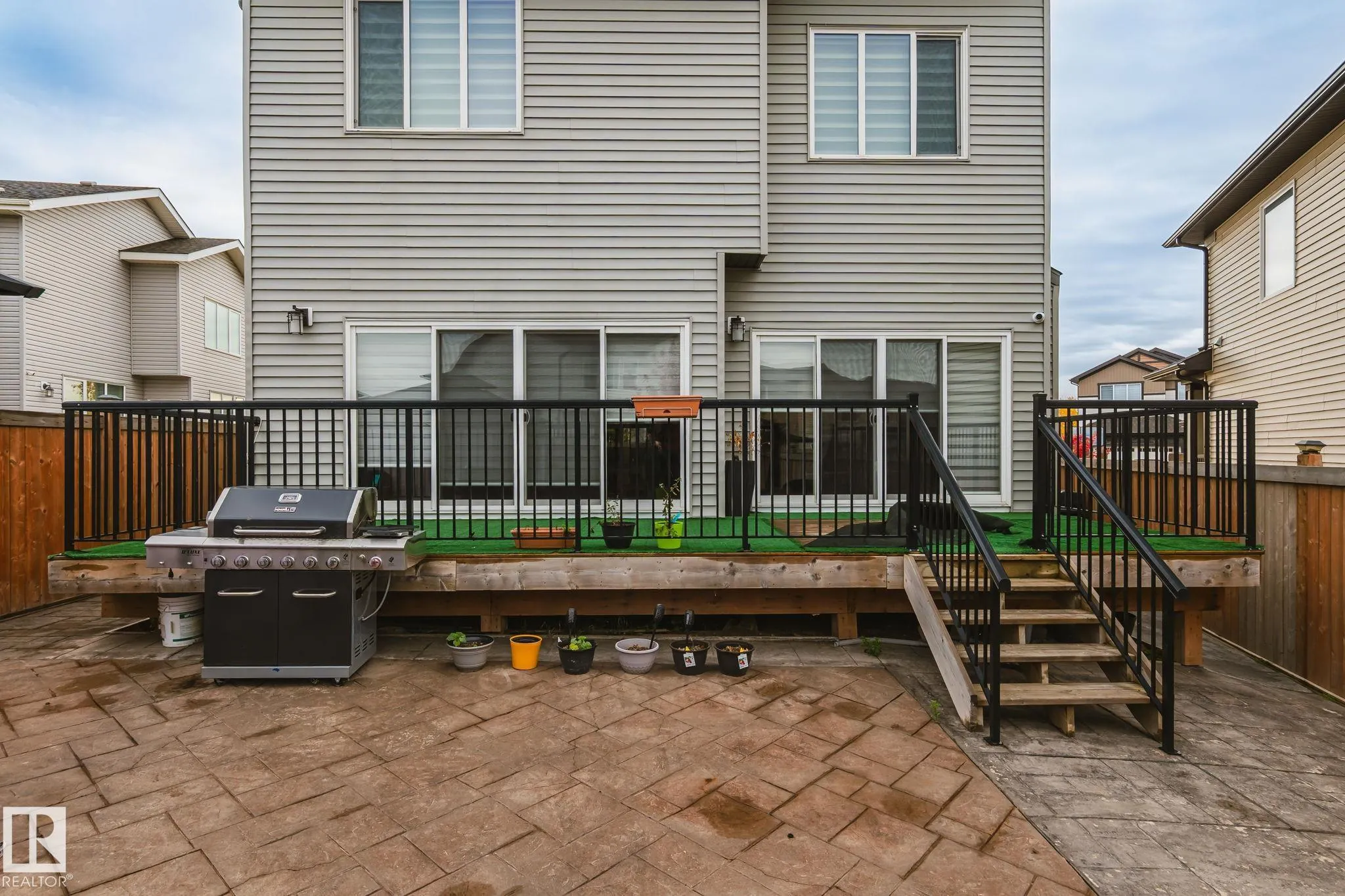 824 34 AVE