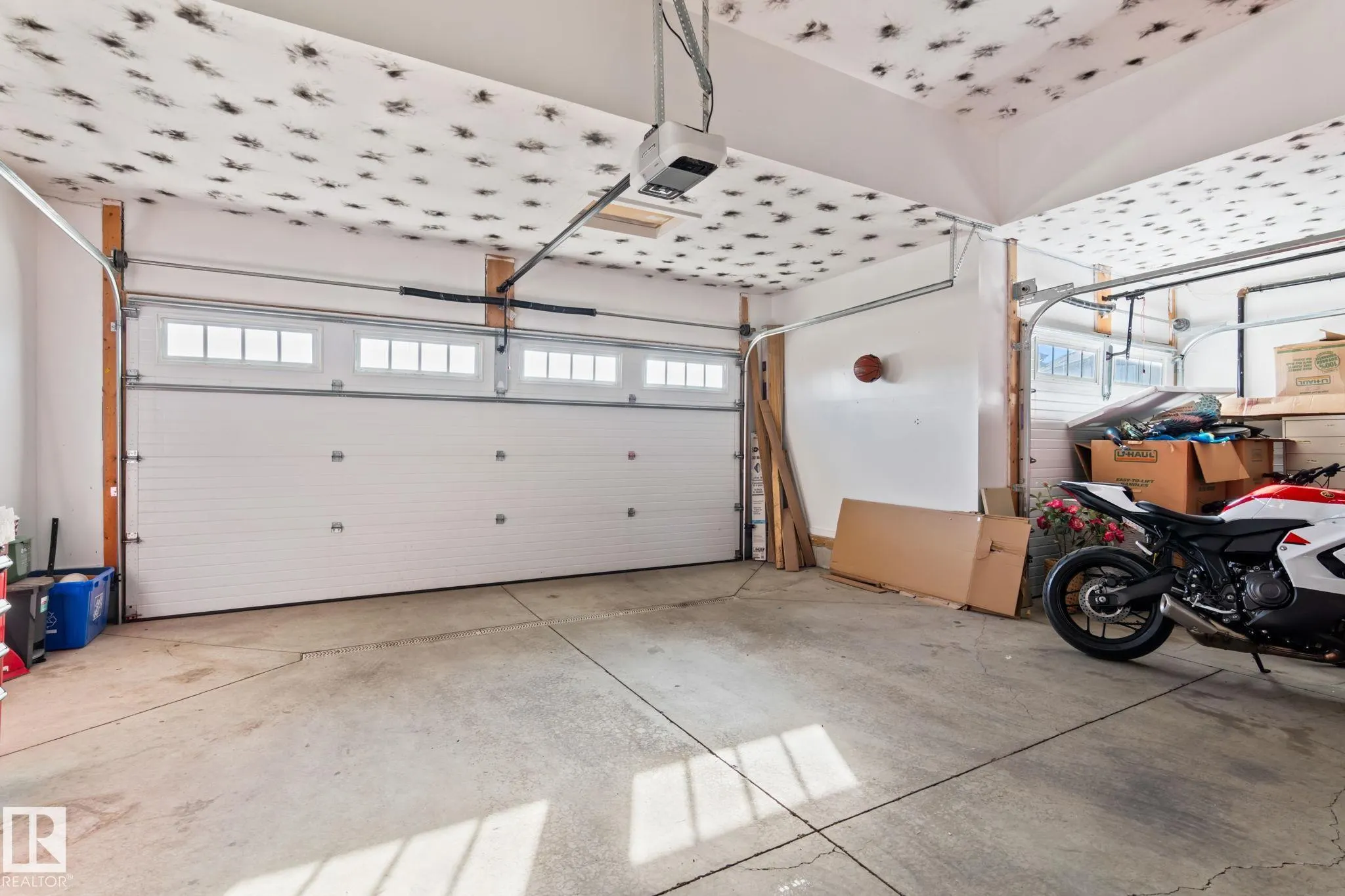 824 34 AVE