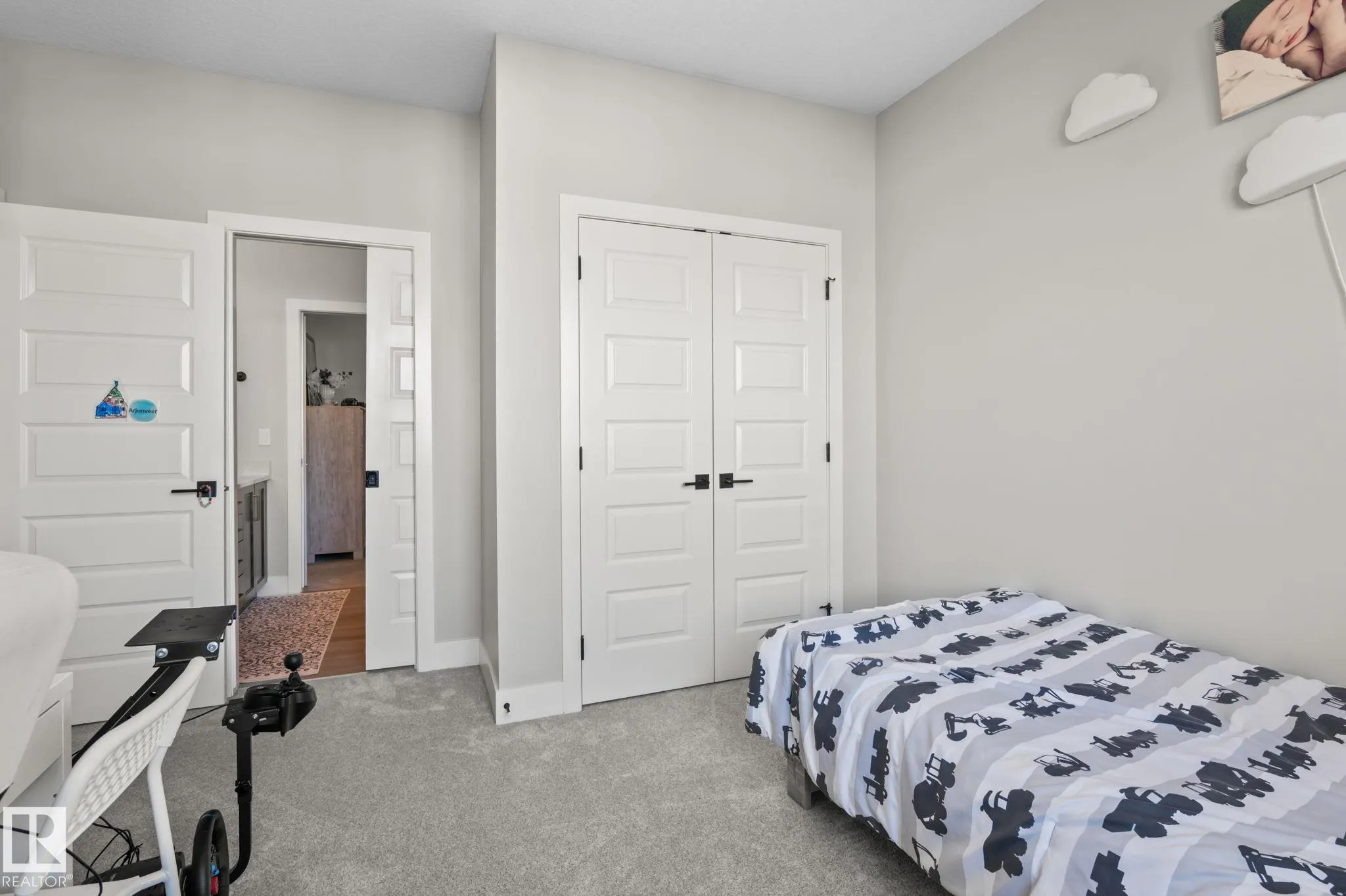 824 34 AVE