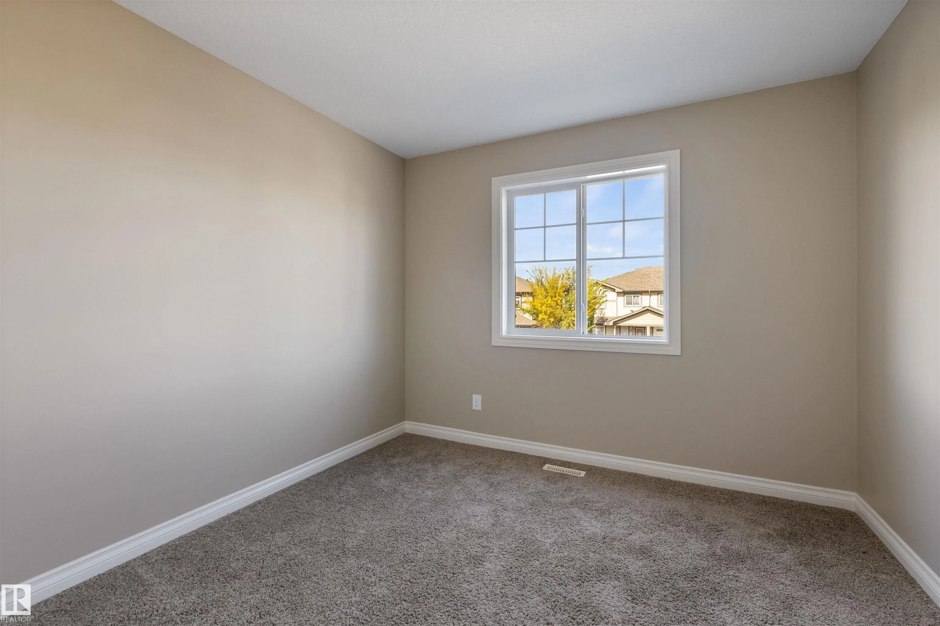1 ROSEBERRY Lane