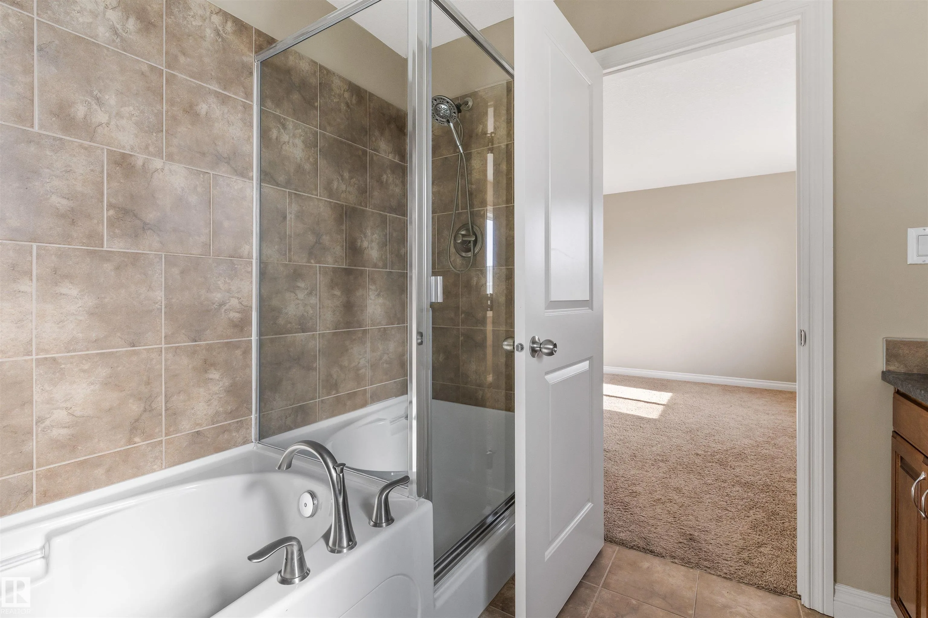 1 ROSEBERRY Lane