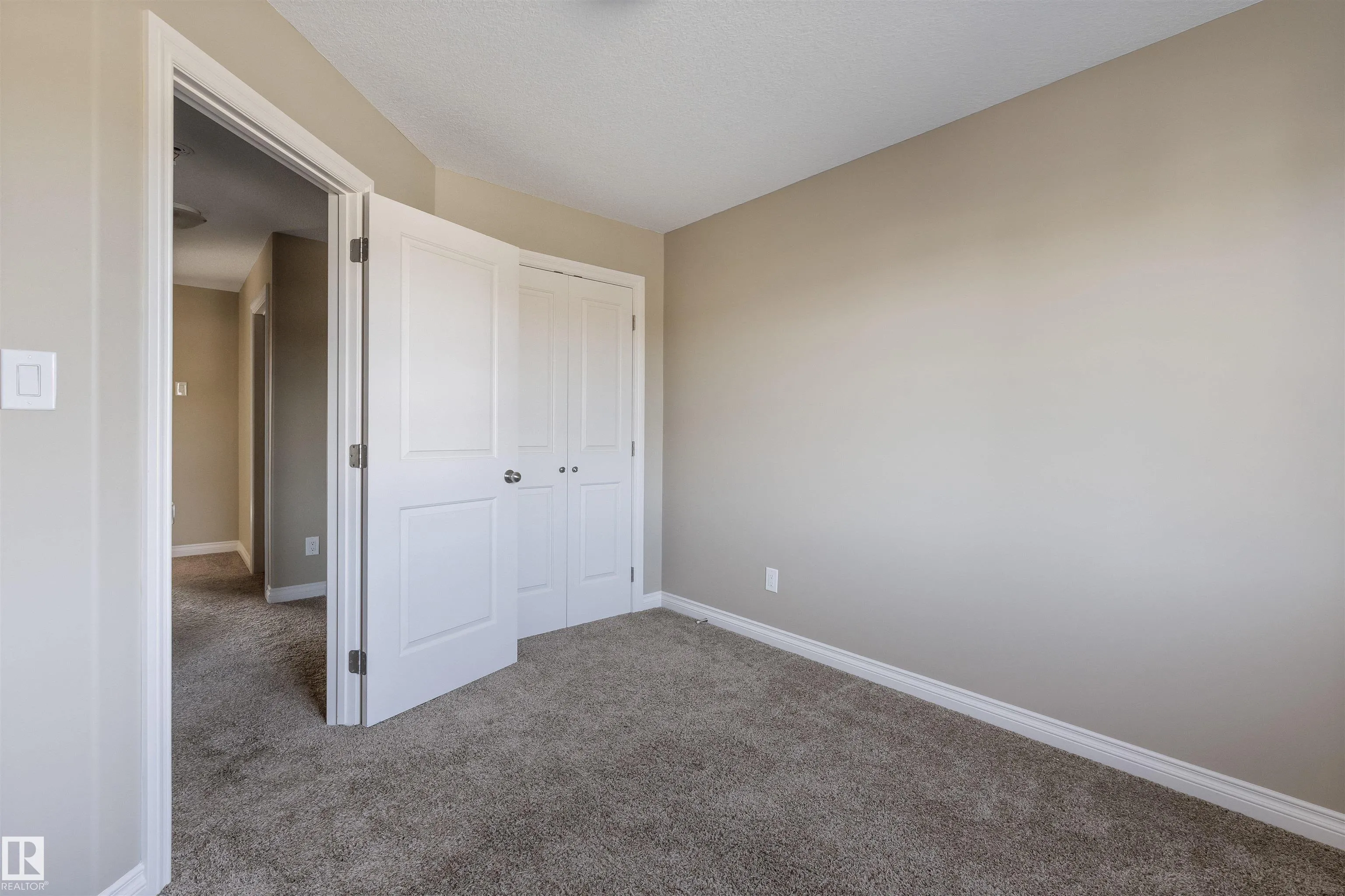 1 ROSEBERRY Lane