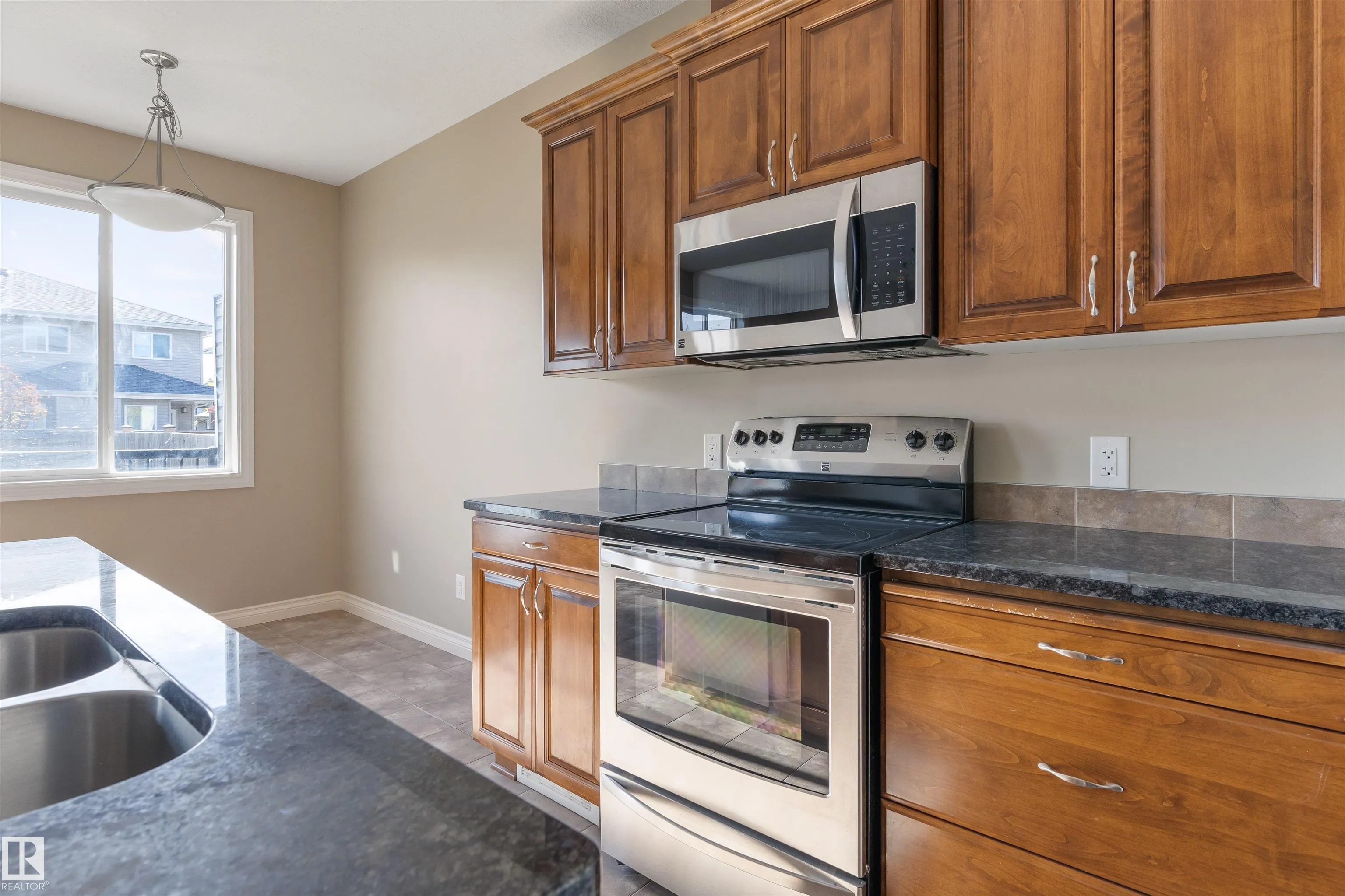 1 ROSEBERRY Lane