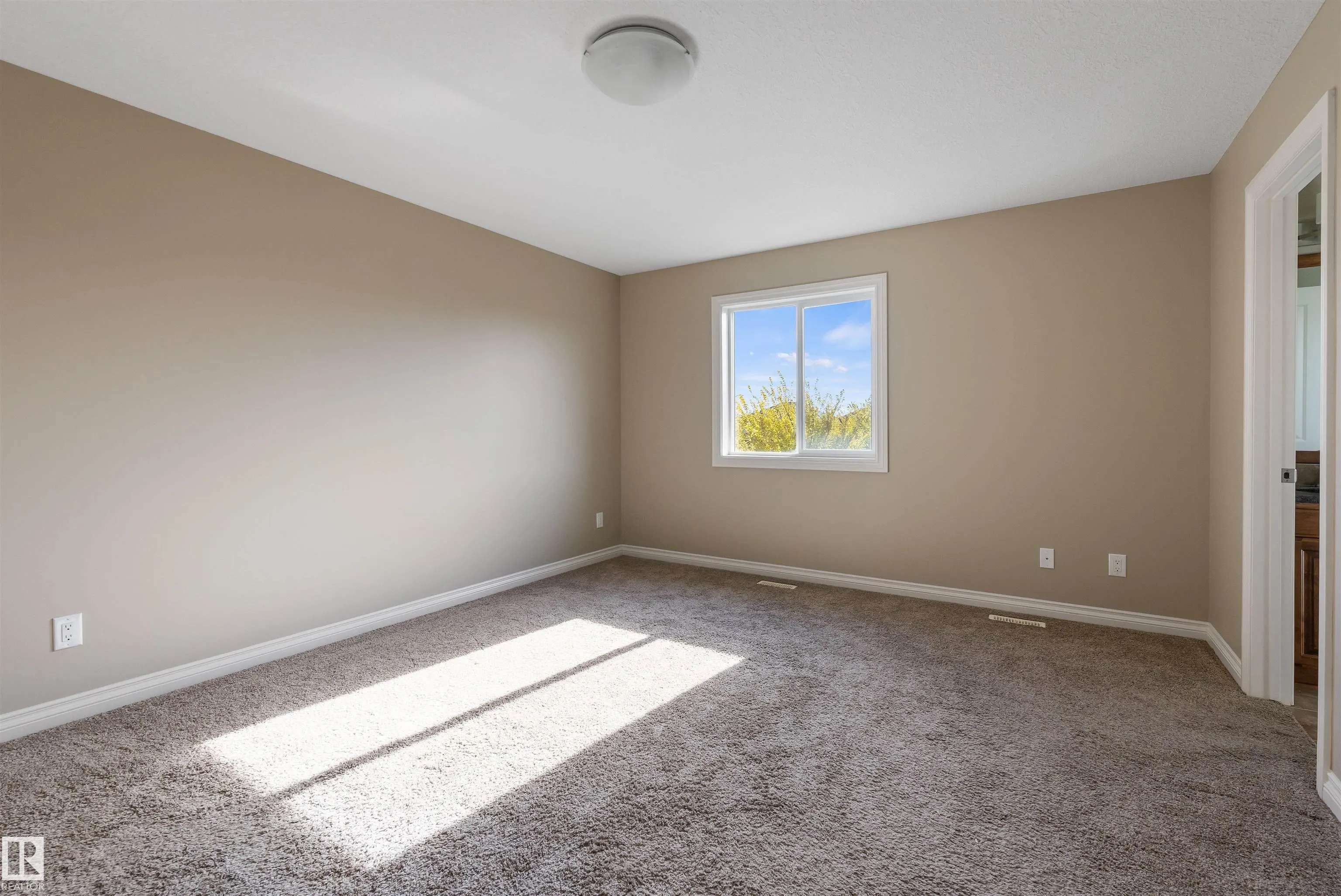 1 ROSEBERRY Lane