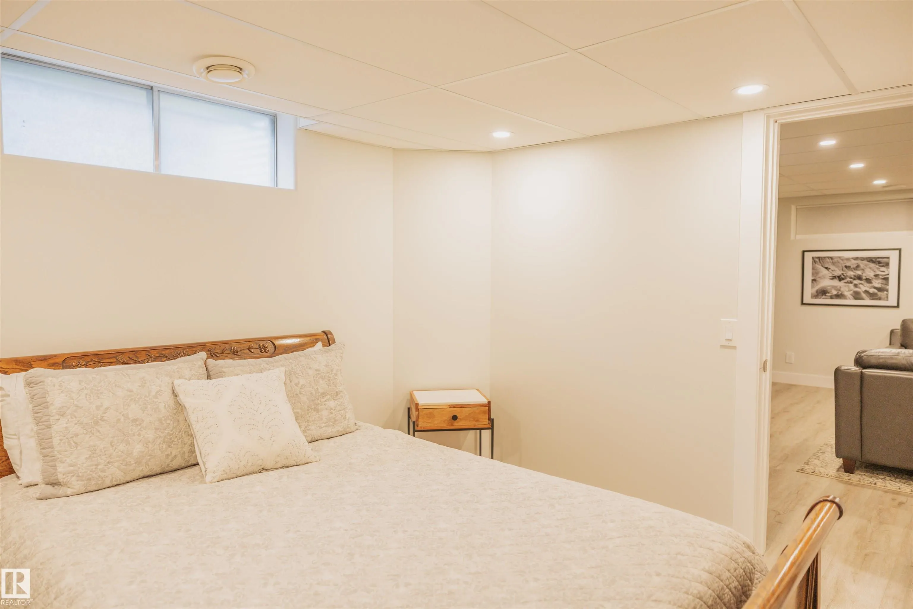 48 ASTER Point(e)