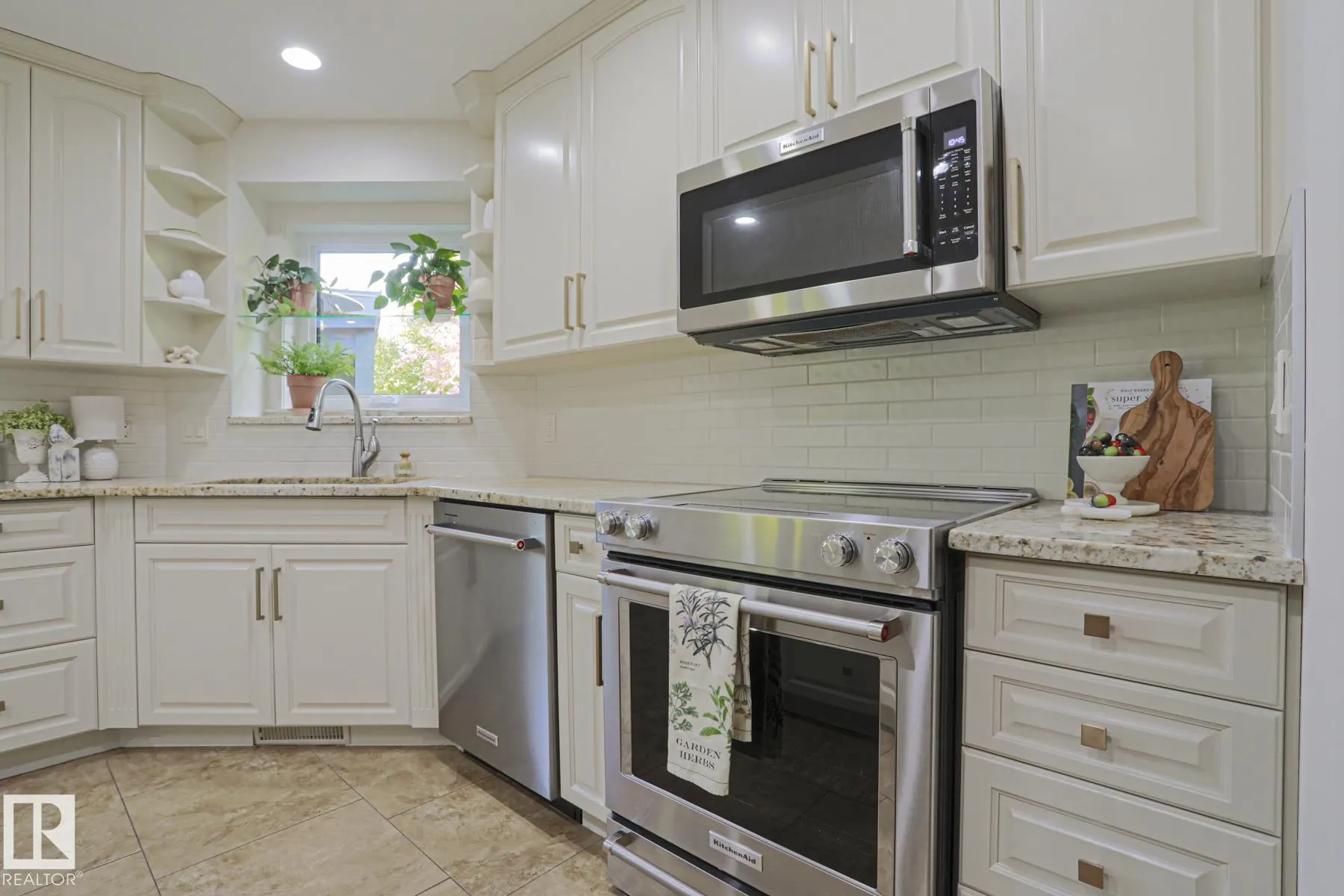 48 ASTER Point(e)