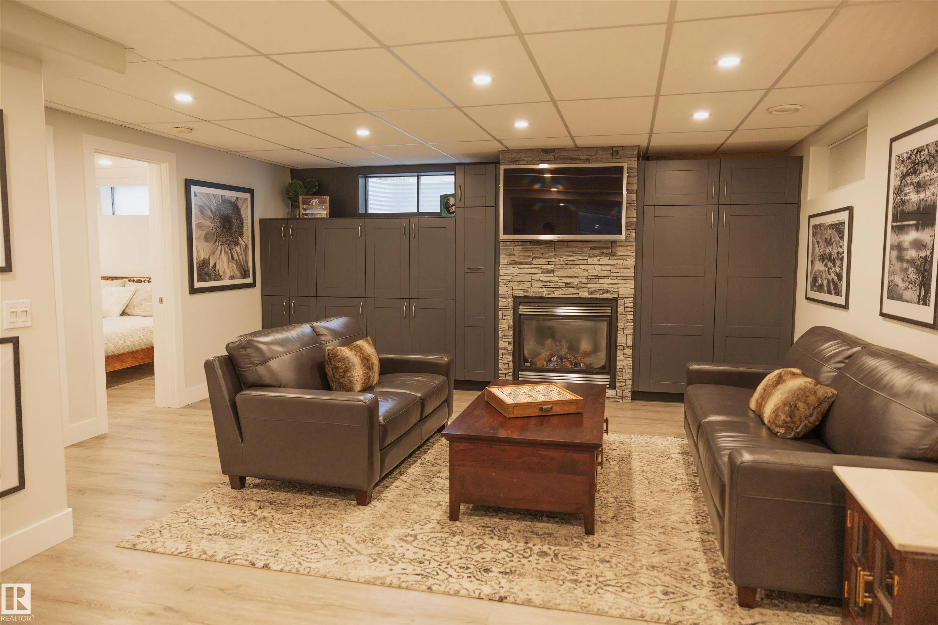 48 ASTER Point(e)