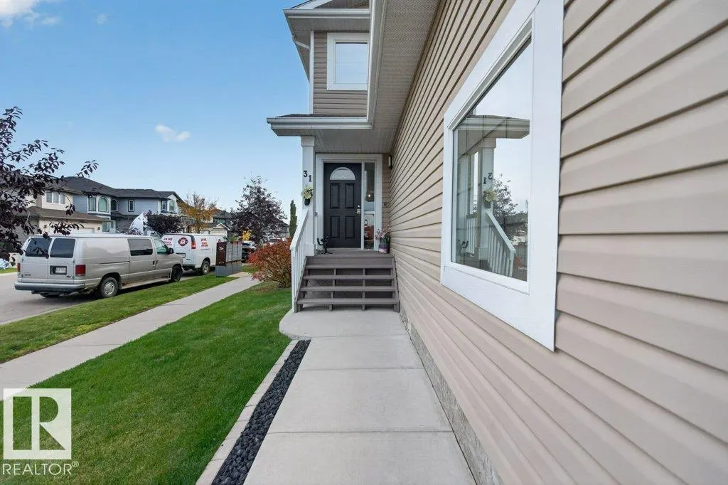 31 Douglas Crescent