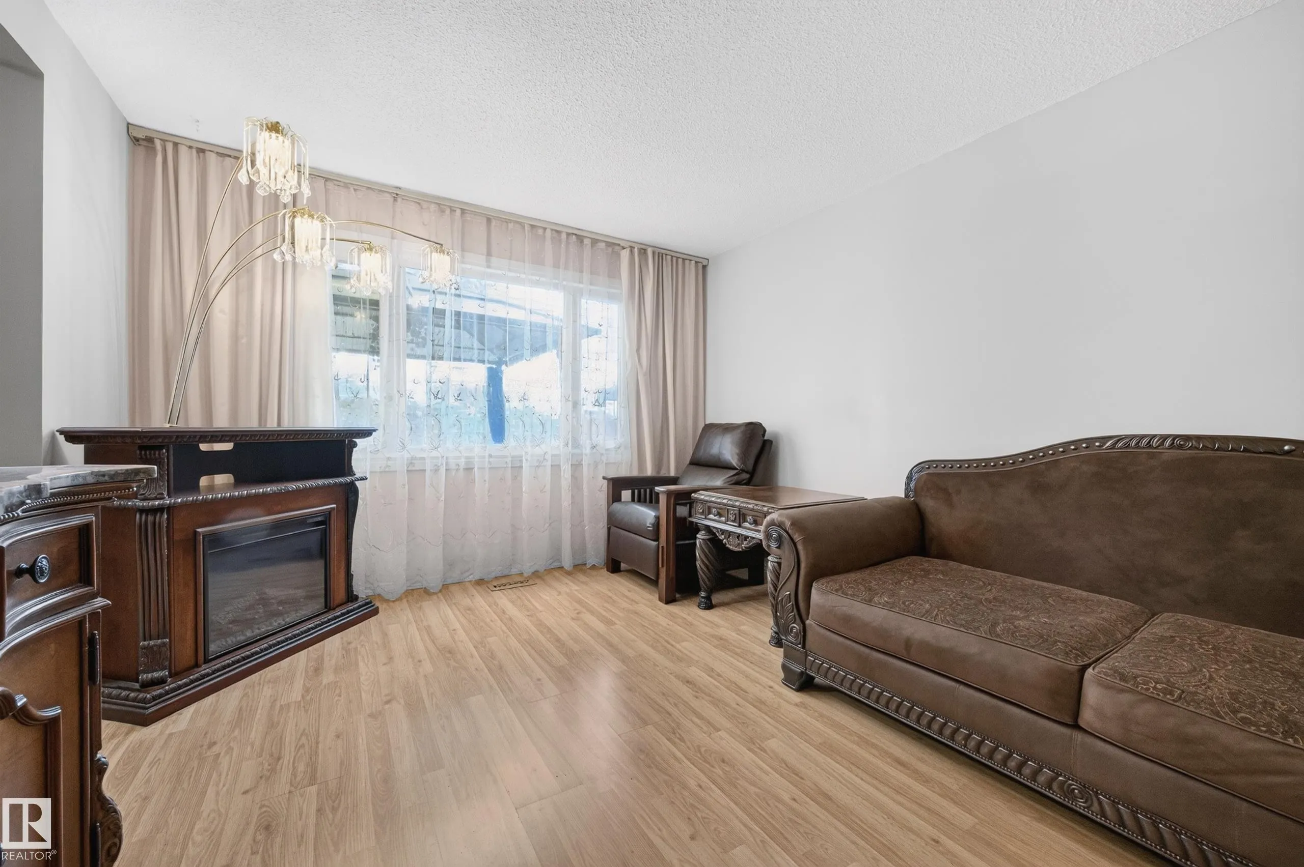 15A CALLINGWOOD Court