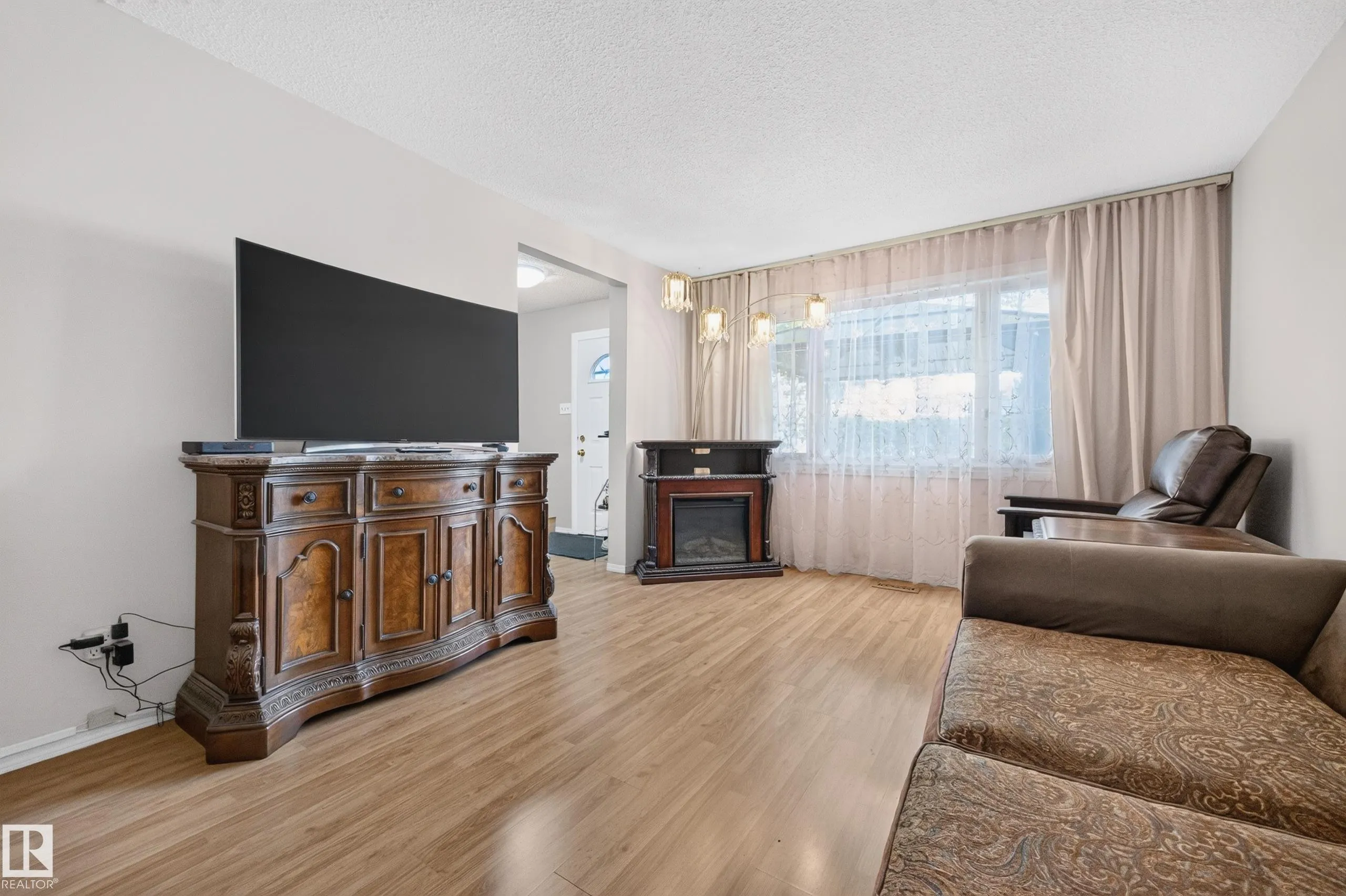 15A CALLINGWOOD Court