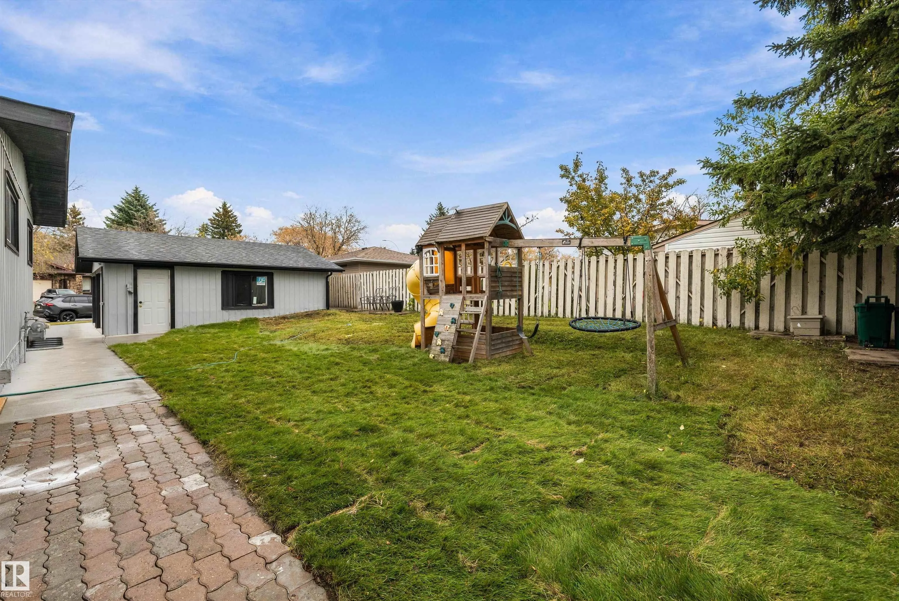 11 AUSTIN Crescent