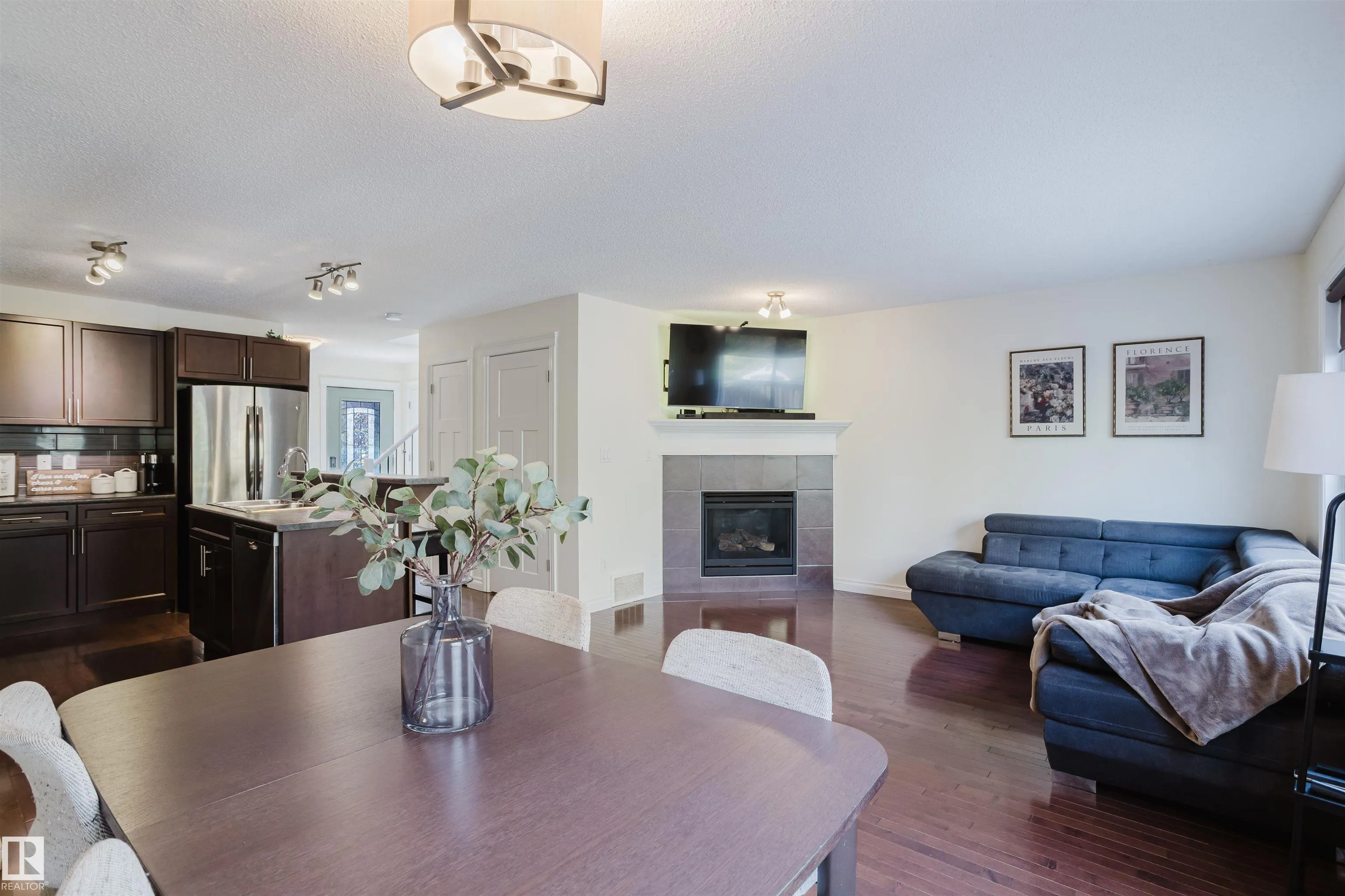 44 HAMILTON Crest