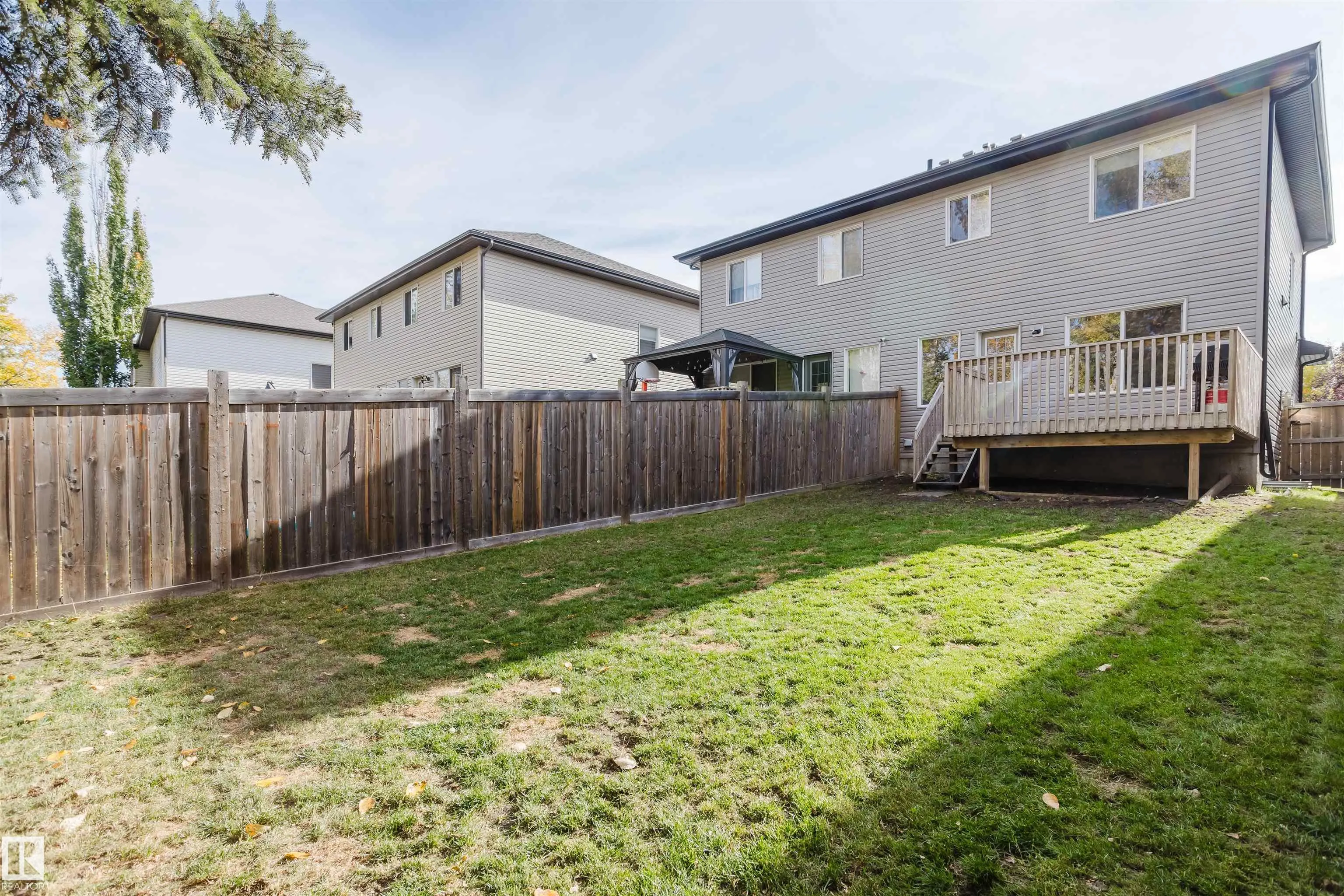 44 HAMILTON Crest
