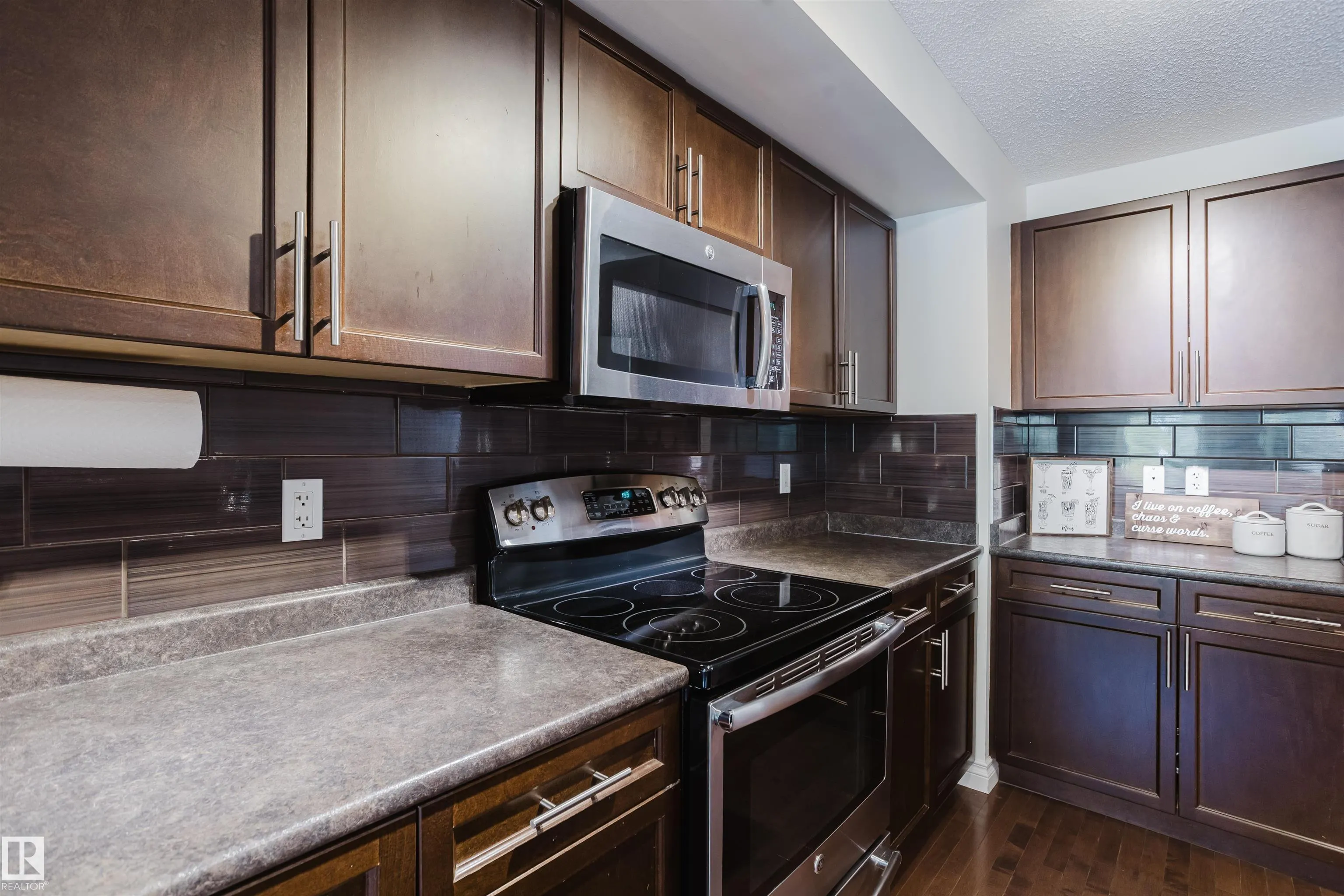 44 HAMILTON Crest
