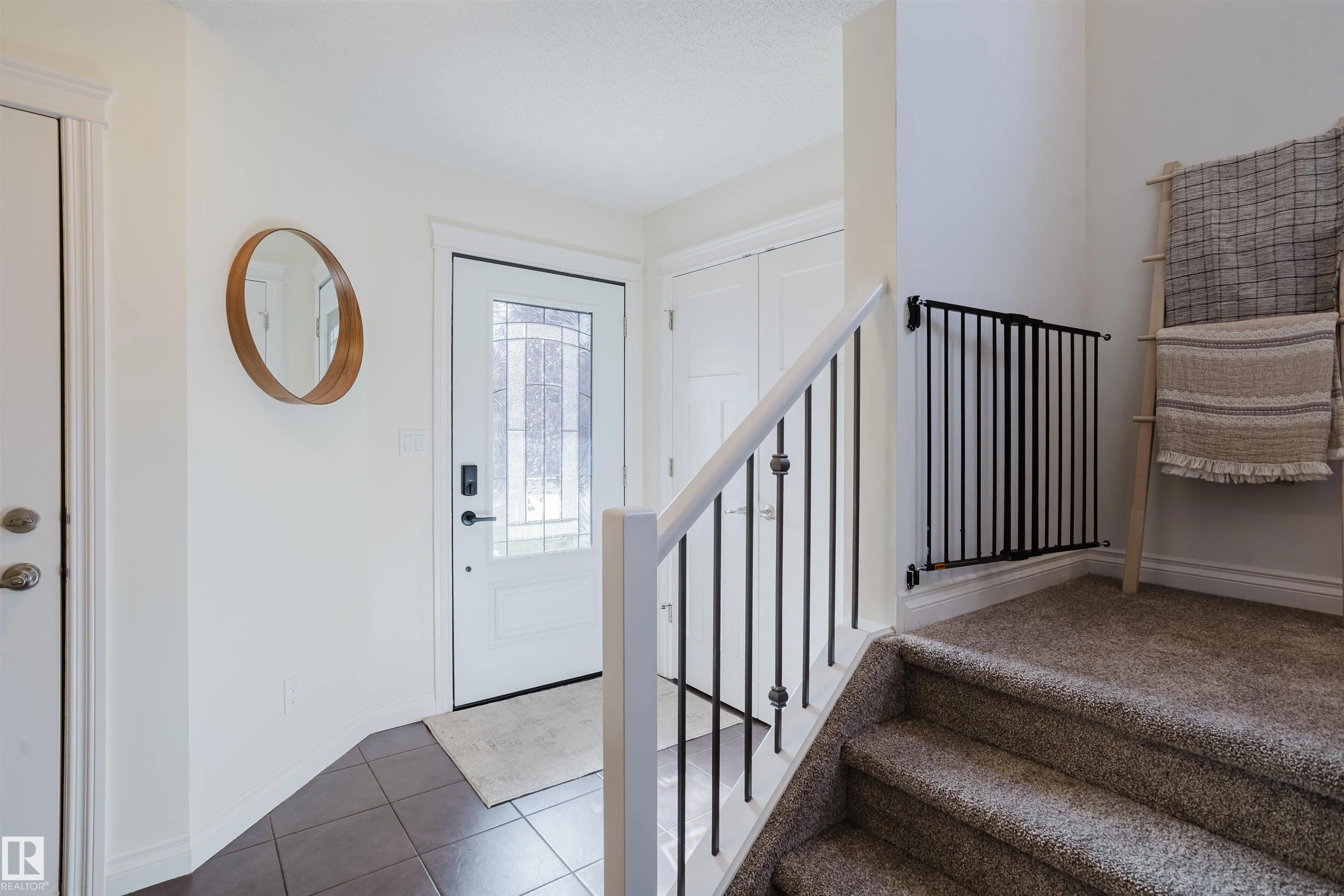44 HAMILTON Crest